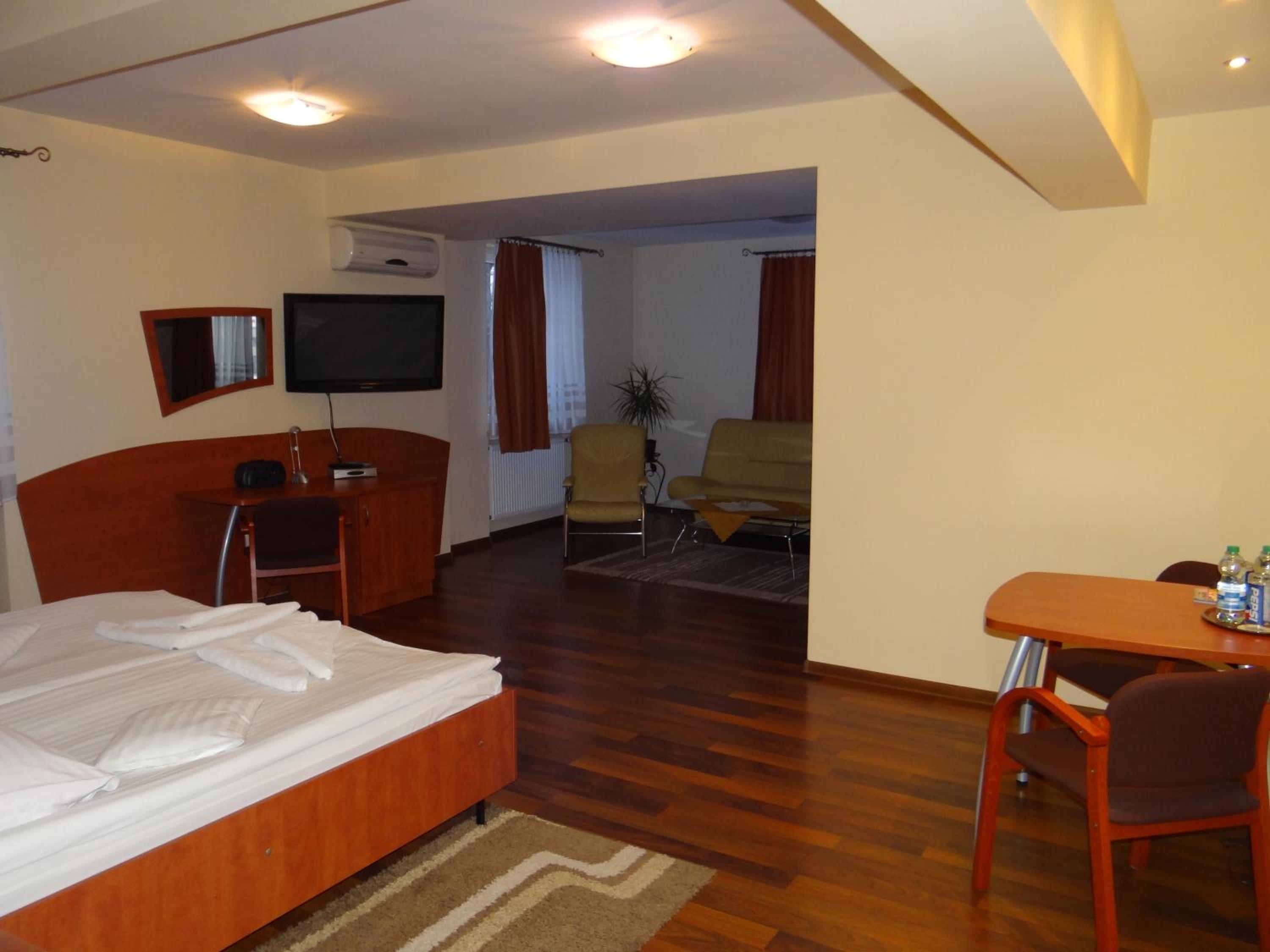 Superior Double Room - Photo 8