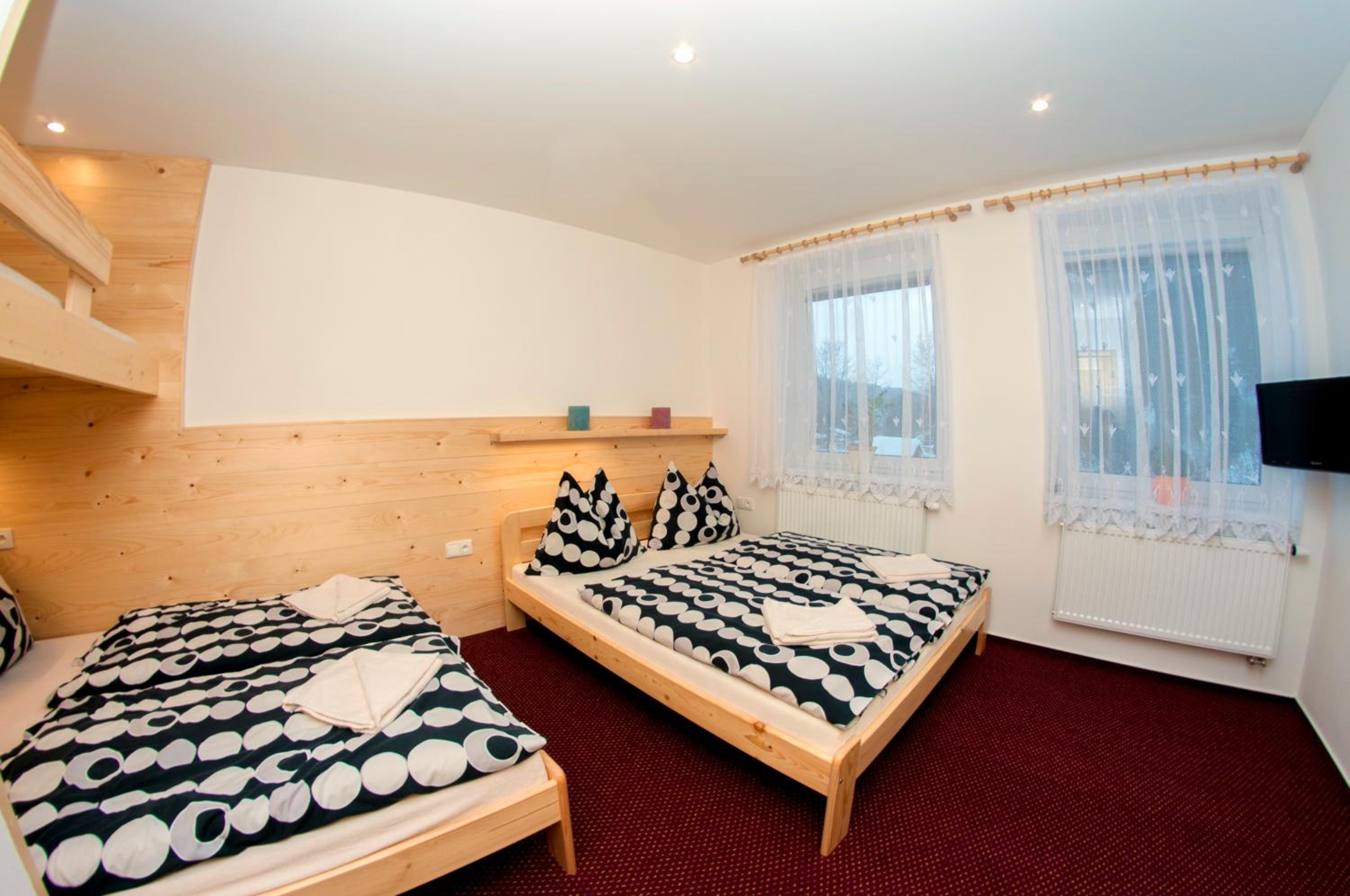 Quadruple Room with Private Bathroom photo 2