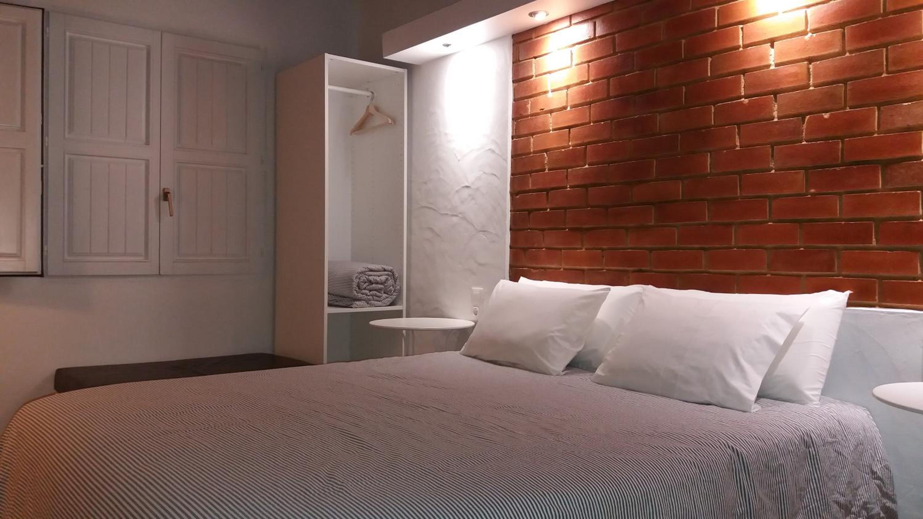 Double Room - Photo 9