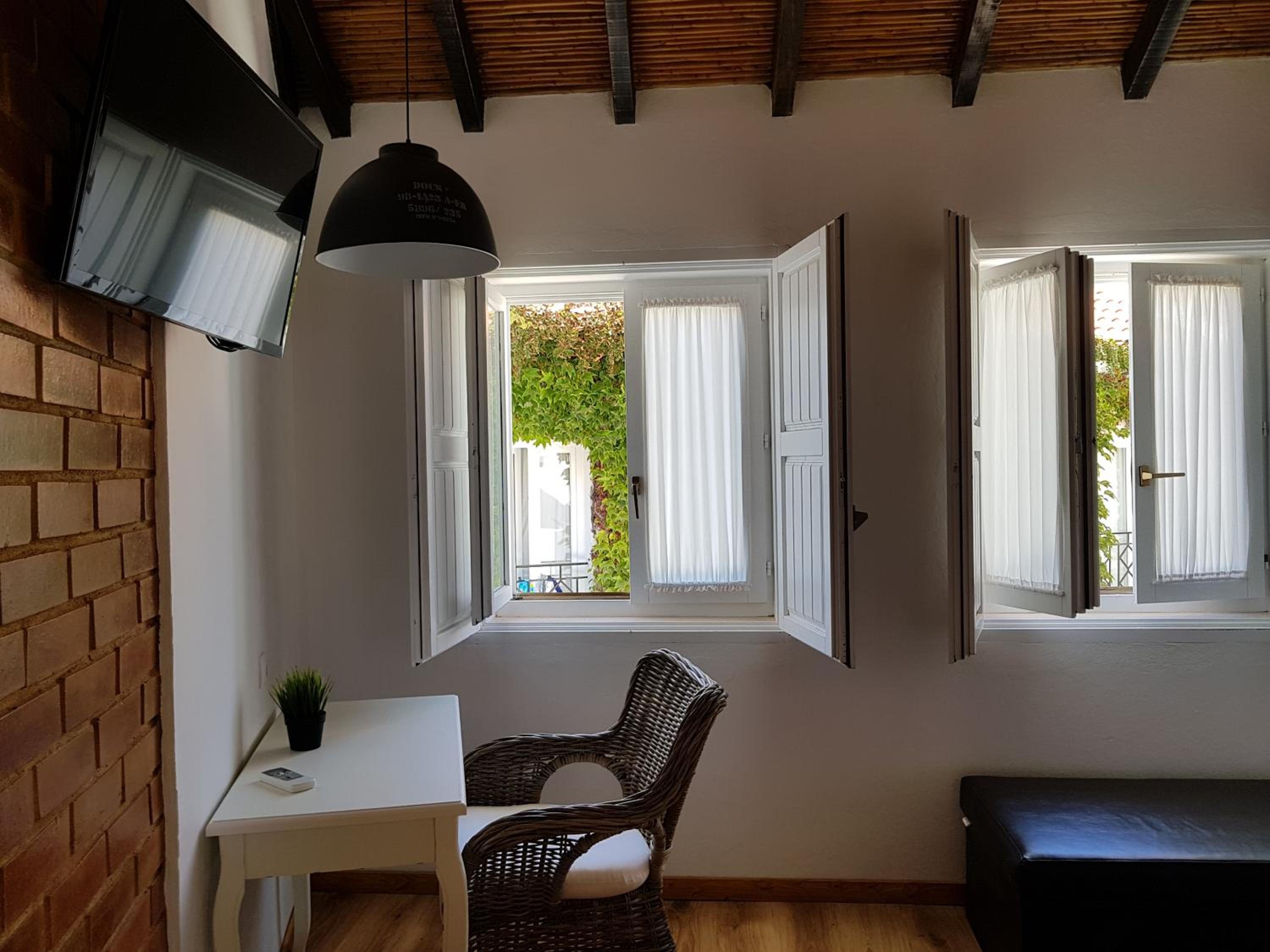 Double Room - Photo 2