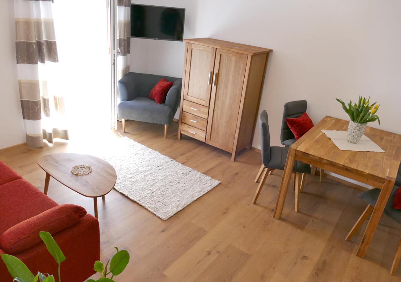 One-Bedroom Apartment photo 3