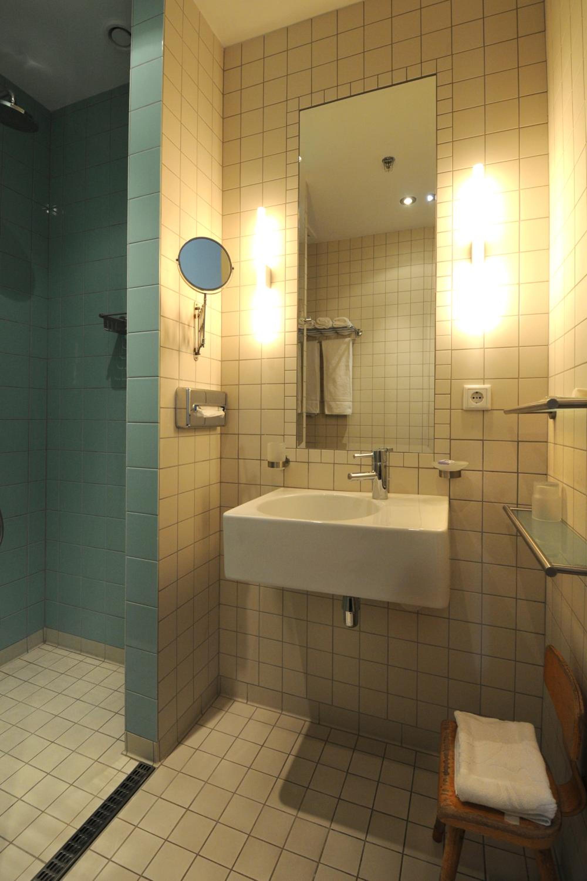 Double Room with Shower - Tower - Photo 2