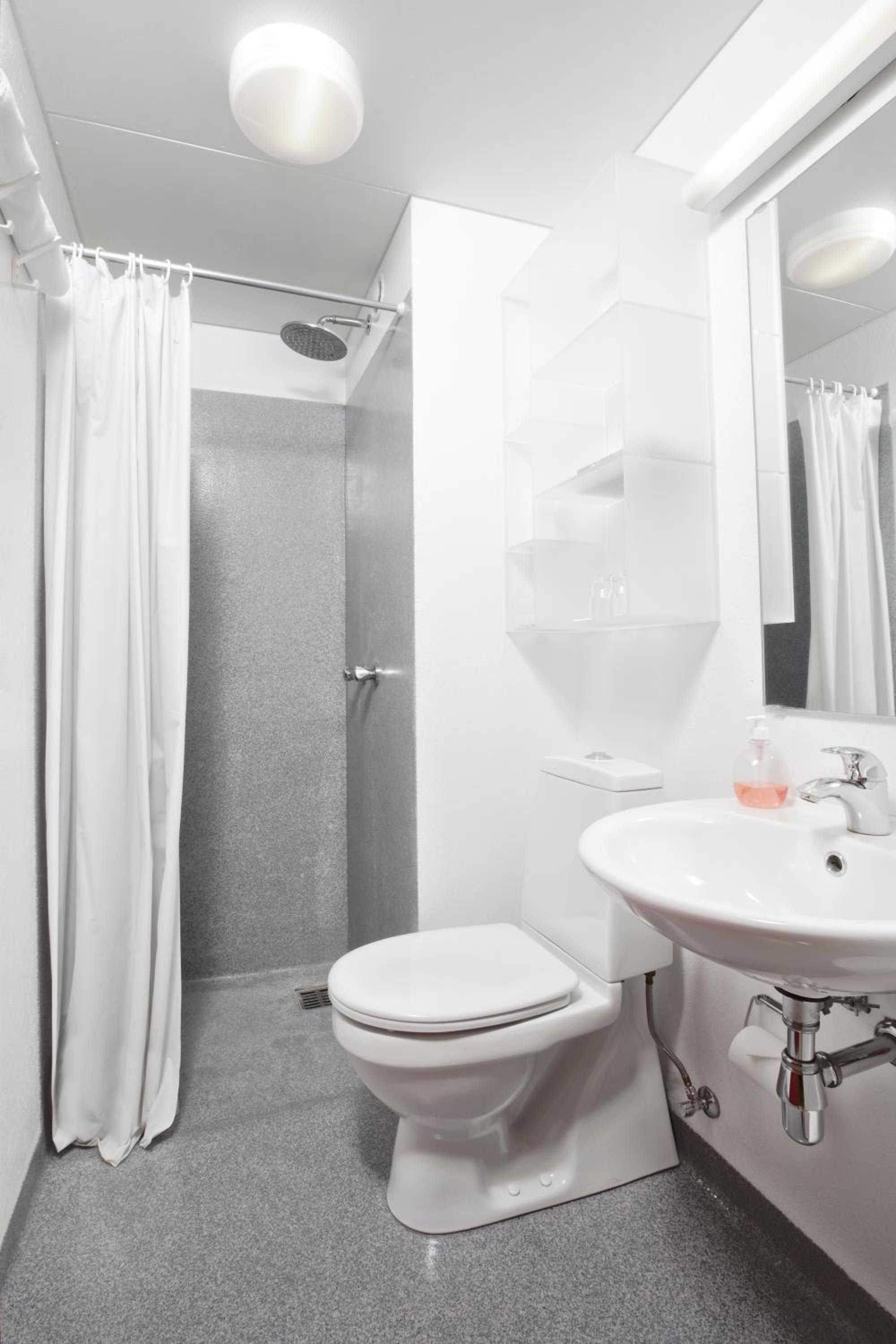 Double or Twin Room - Photo 3