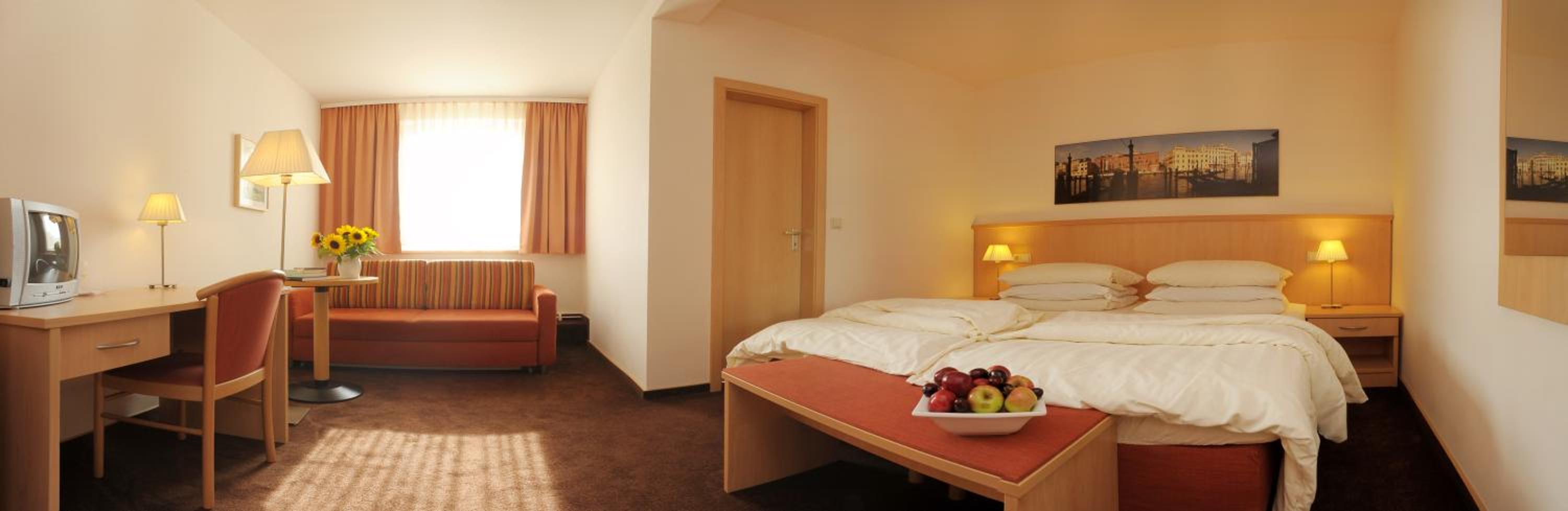 Double Room - Photo 3