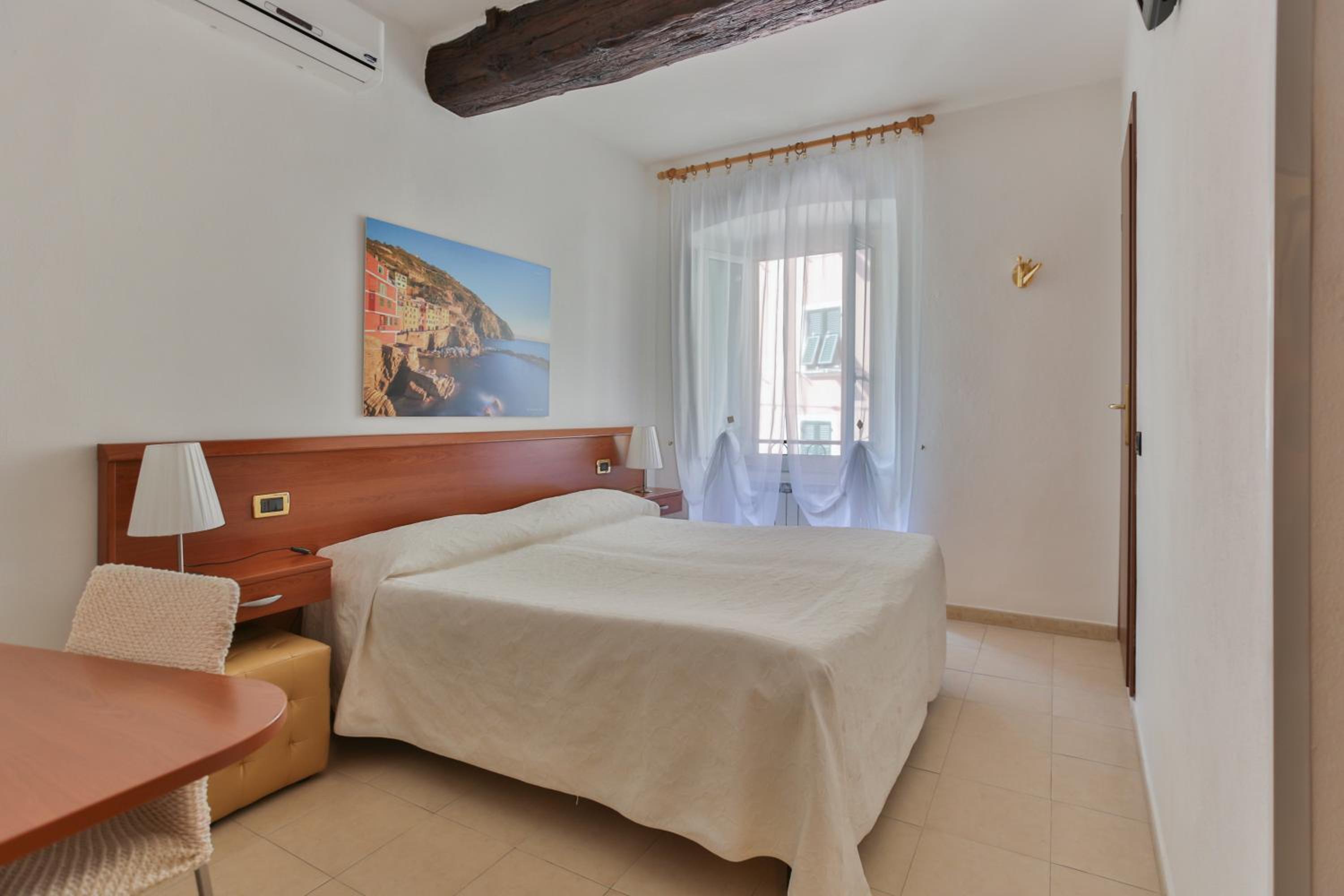 Double or Twin Room - Photo 3