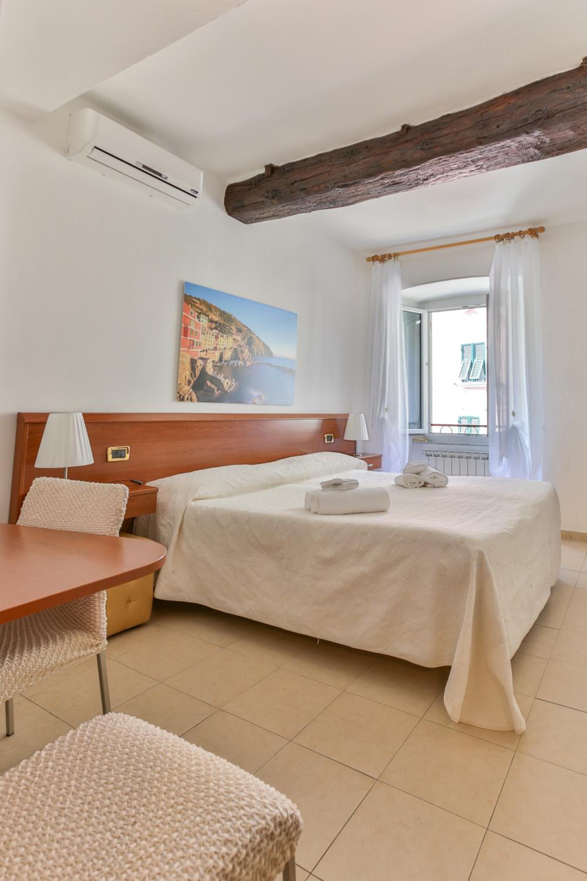 Double or Twin Room - Photo 8