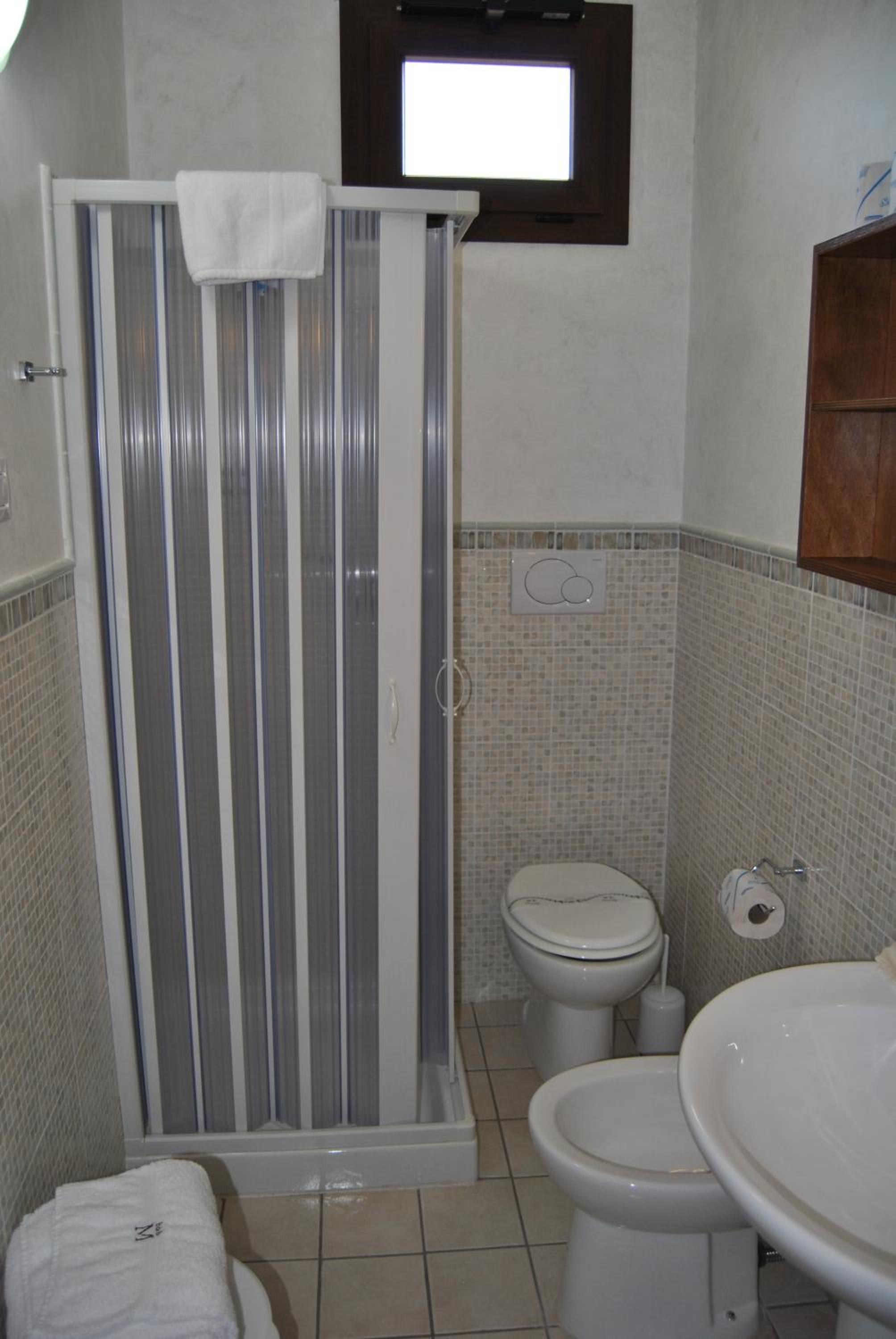 Quadruple Room - Photo 3