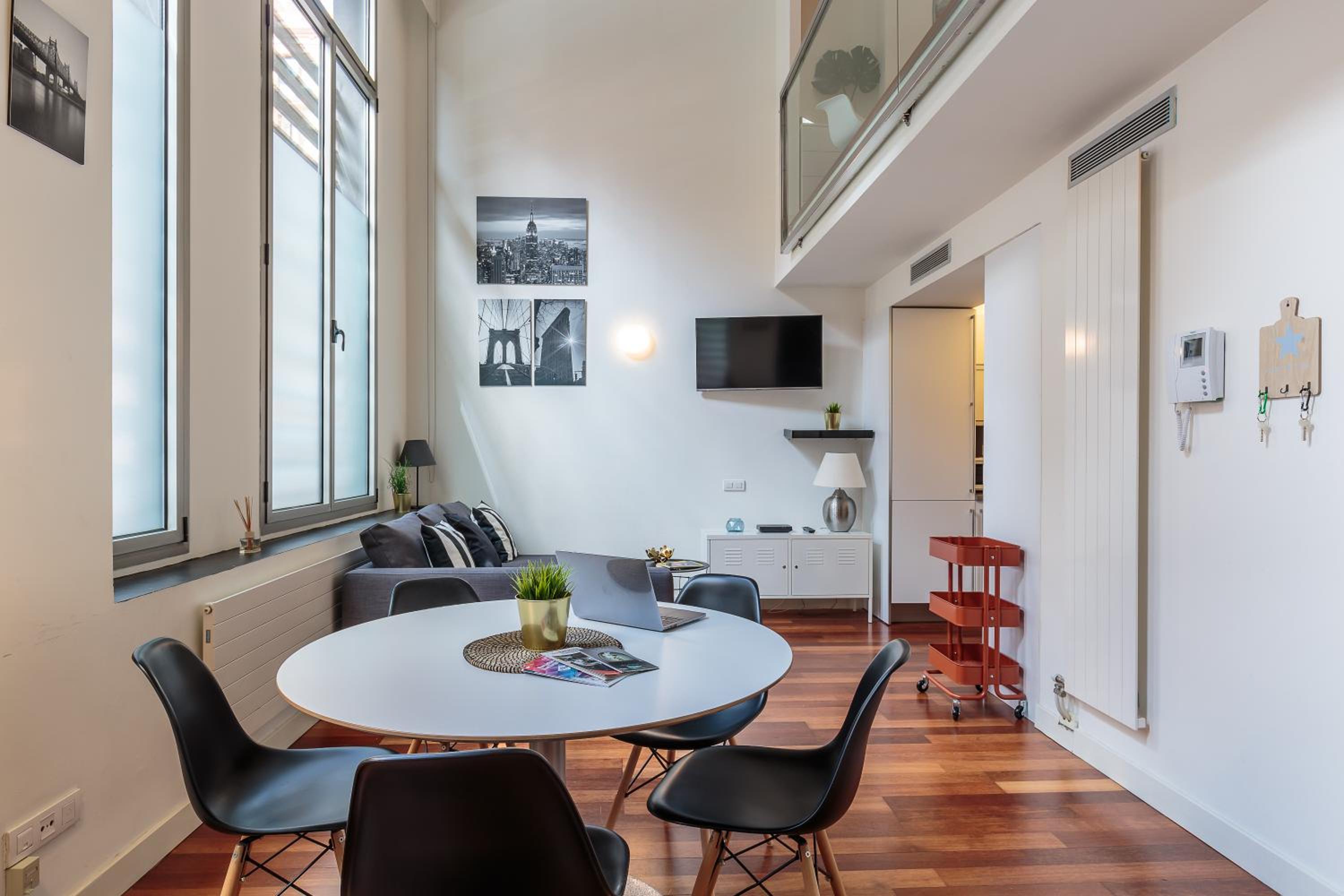 Apartment photo 2