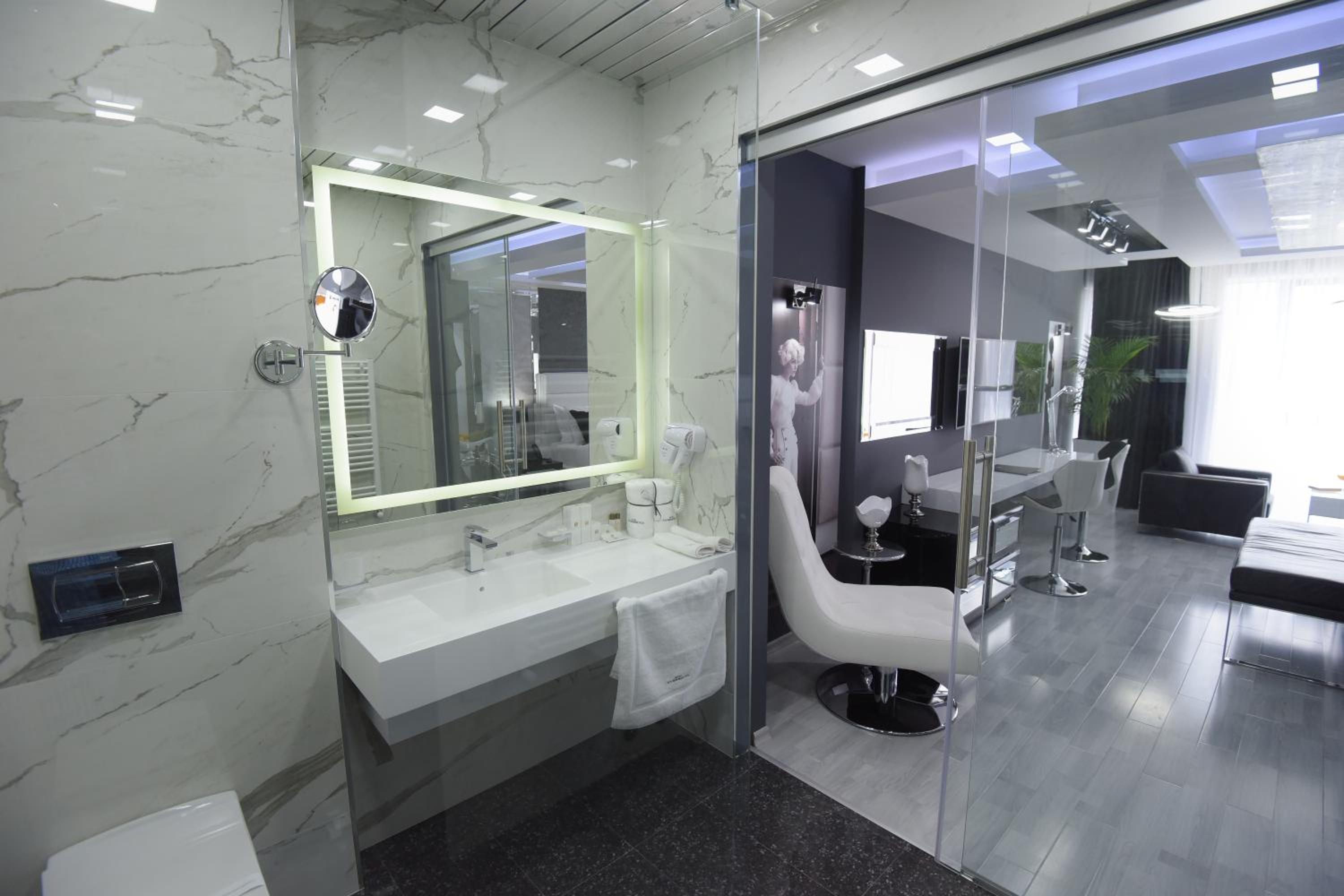 Junior Suite - Free airport Shuttle  - Photo 5