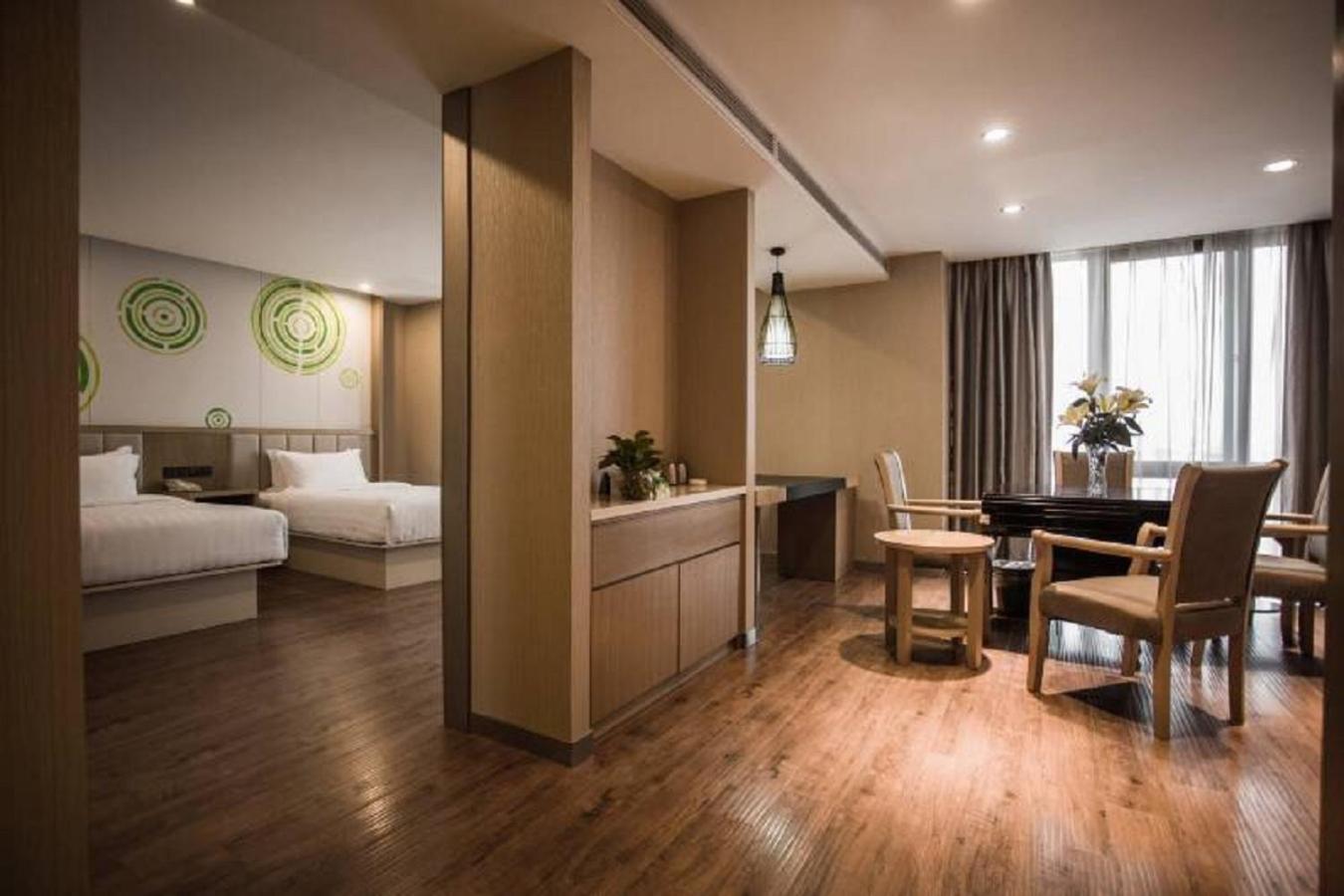 Mainland Chinese Citizens - Business Suite photo 1