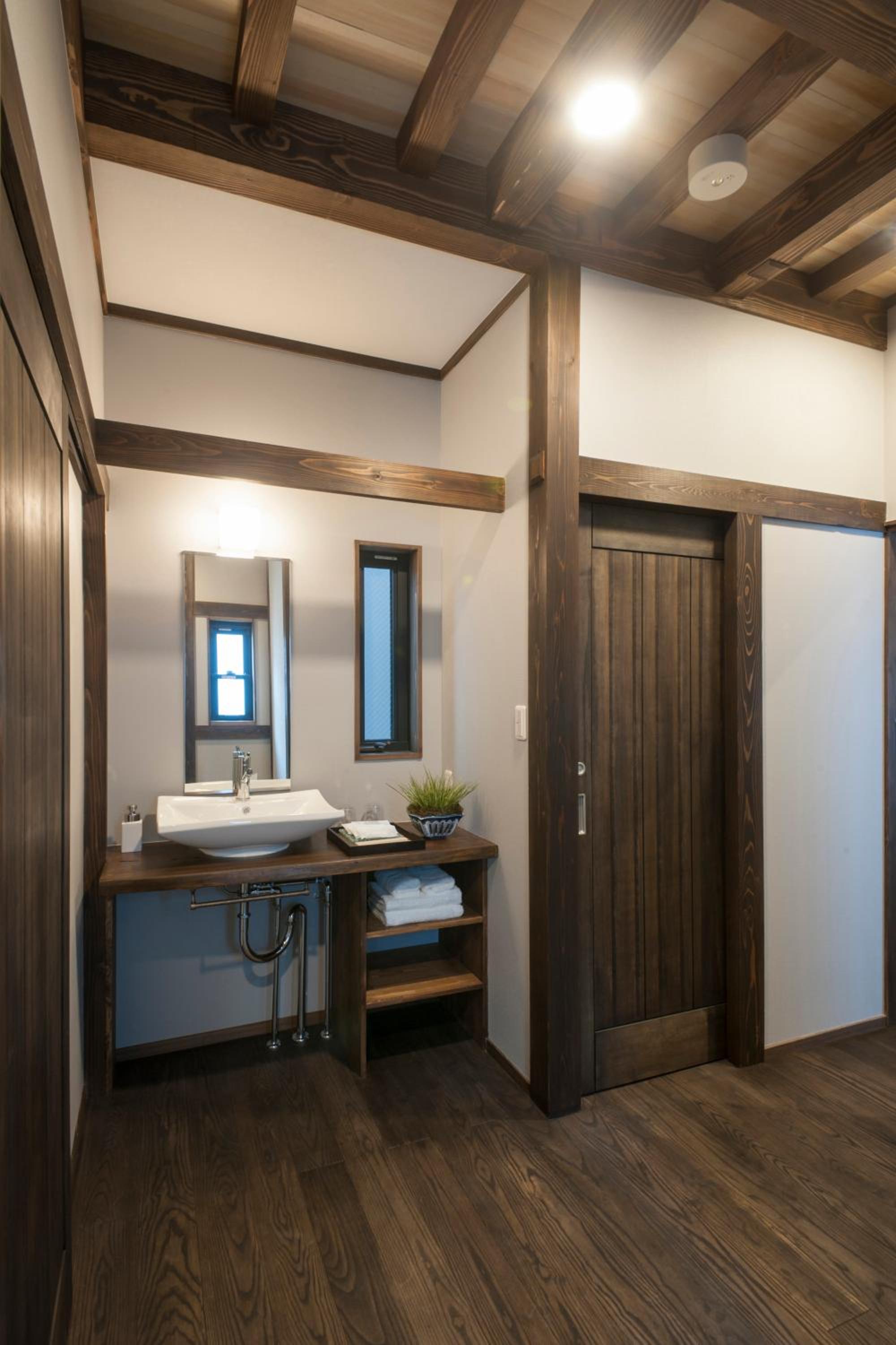 Two-Bedroom House - Photo 36