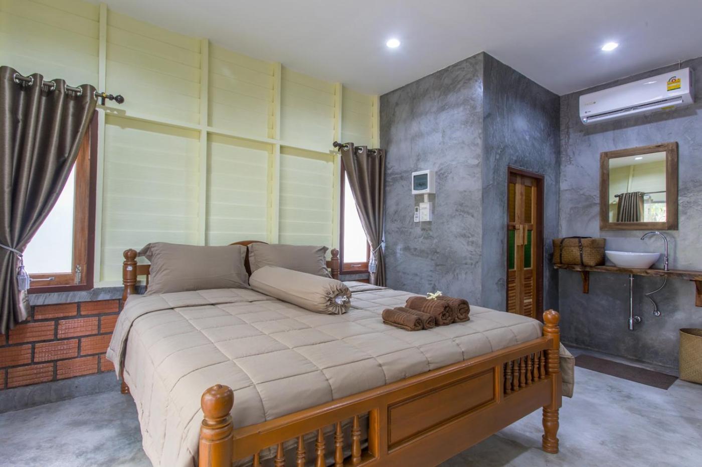 Deluxe Double or Twin Room - Photo 2
