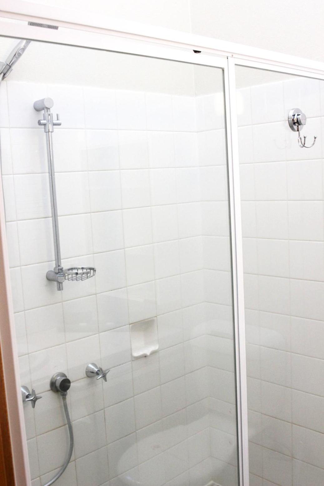 Twin Room - Photo 4