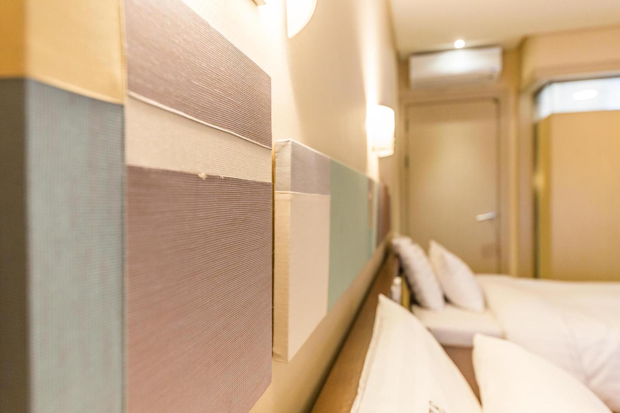 Deluxe Twin Room - Photo 16
