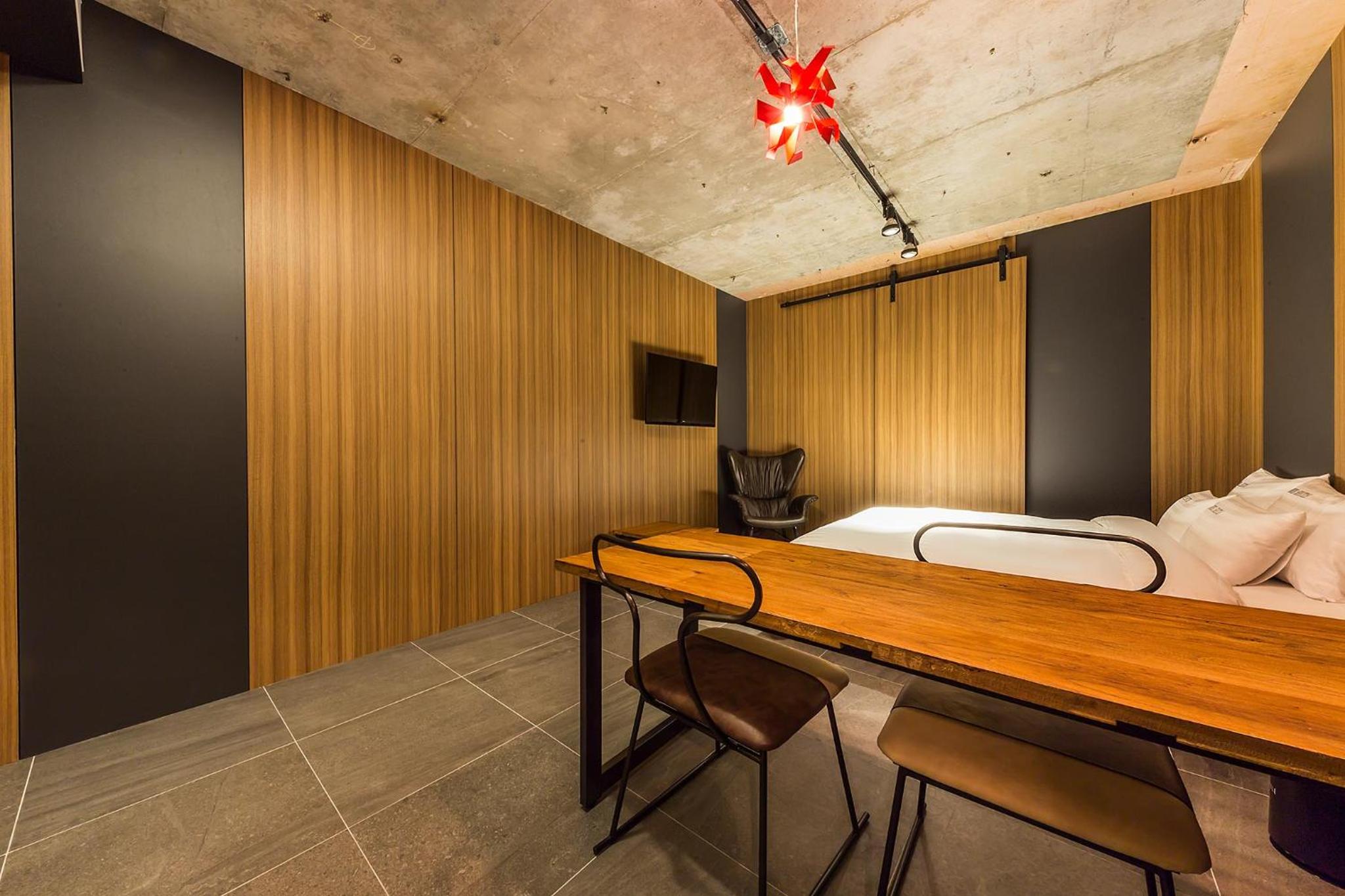 Queen Room - Photo 13