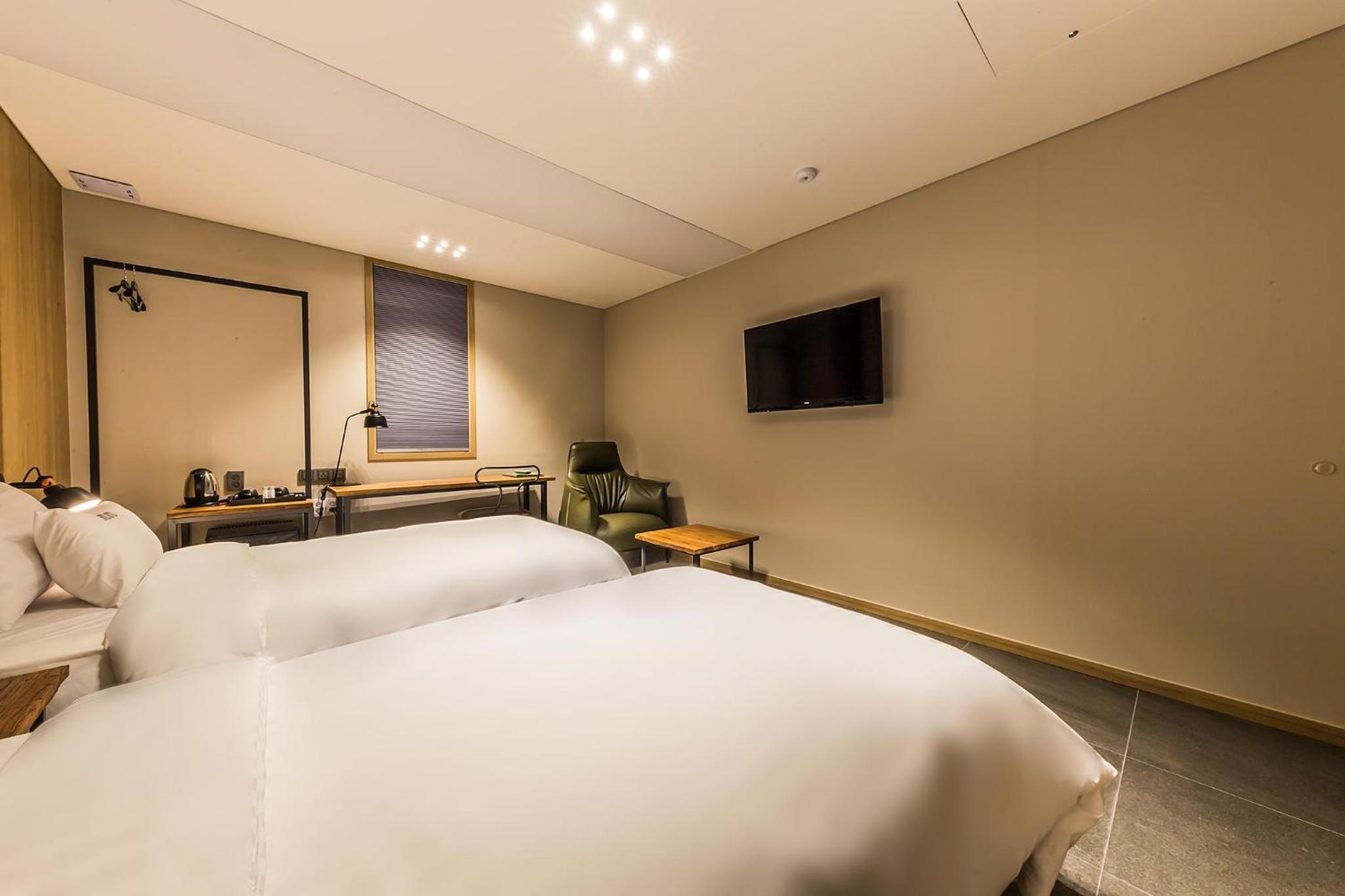 Family Suite - Photo 16