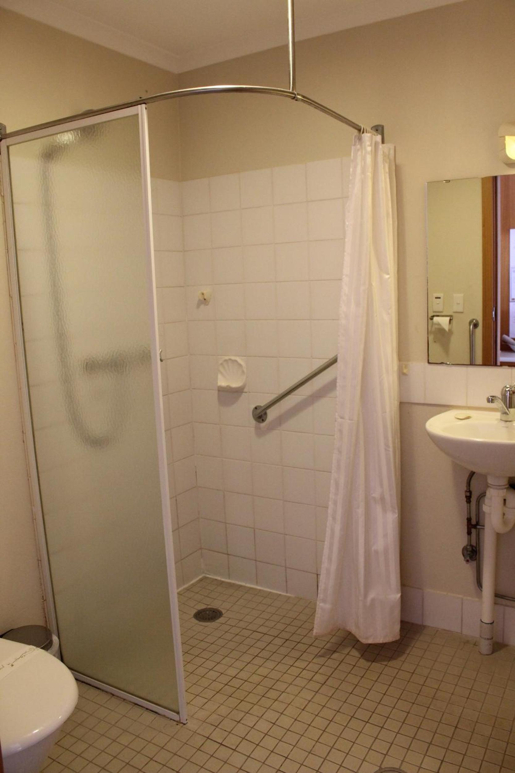 Double Room - Disability Access - Photo 4