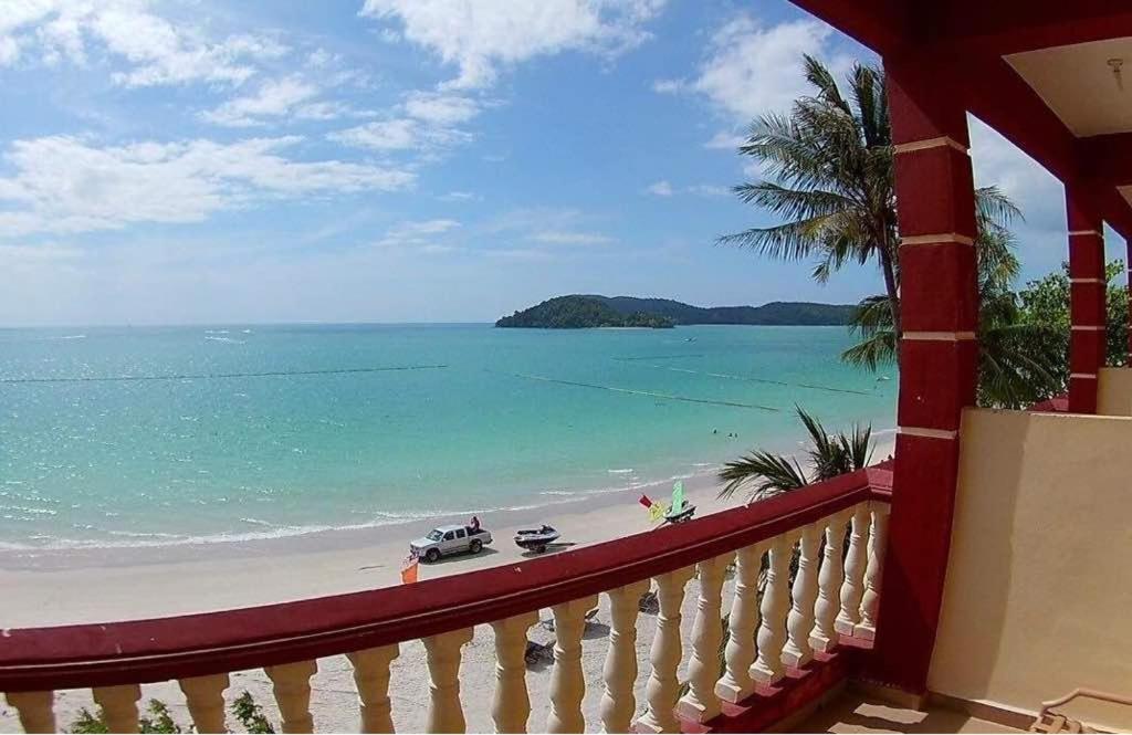 Deluxe Double Room with Balcony and Sea View photo 2