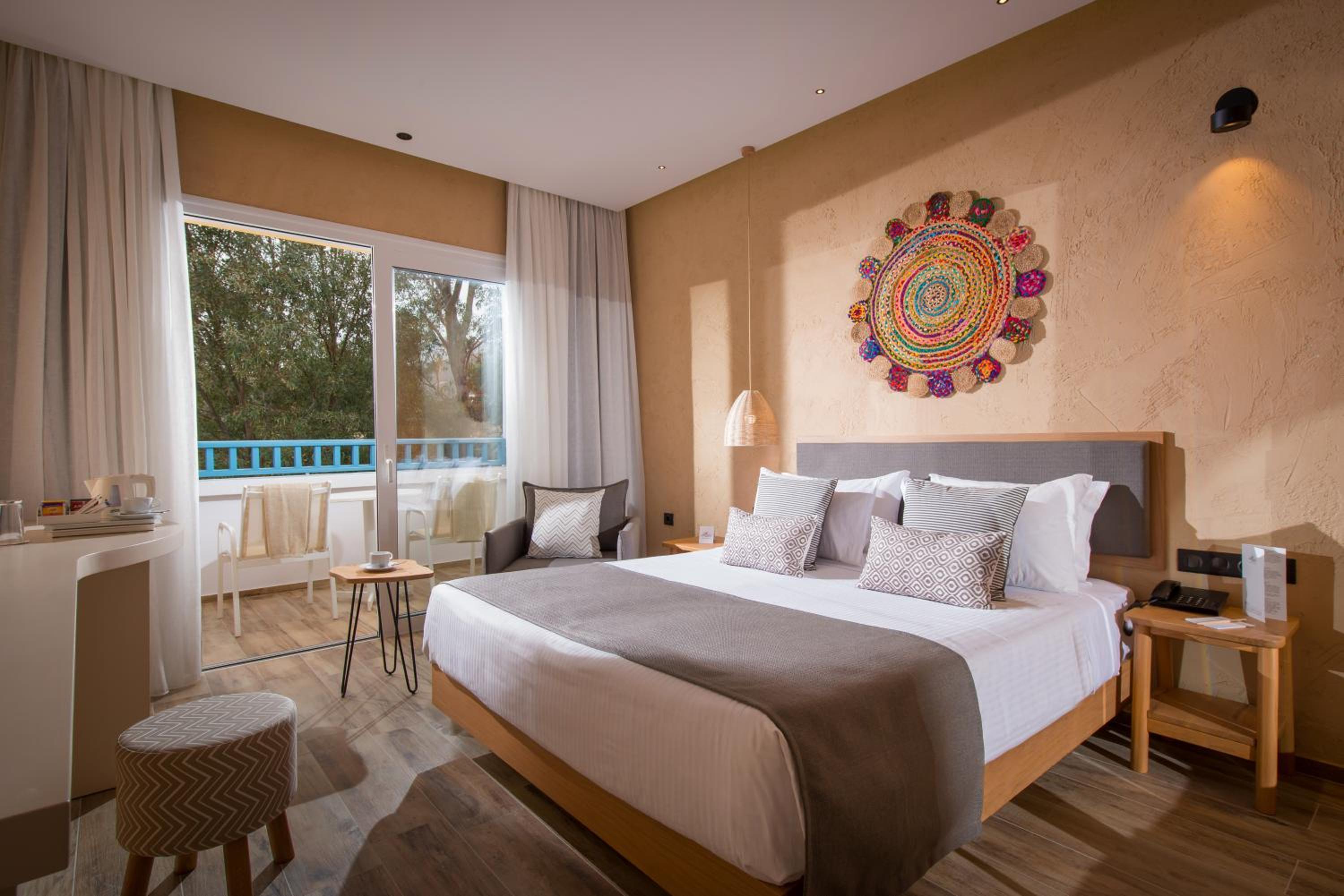 Double or Twin Room with Garden View thumbnail 5