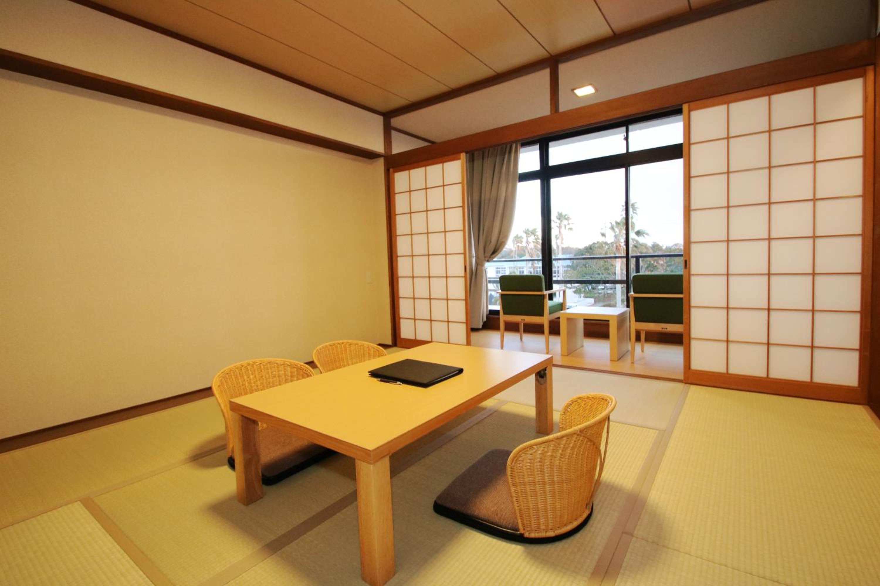 Japanese-Style Room with Garden View - Photo 5