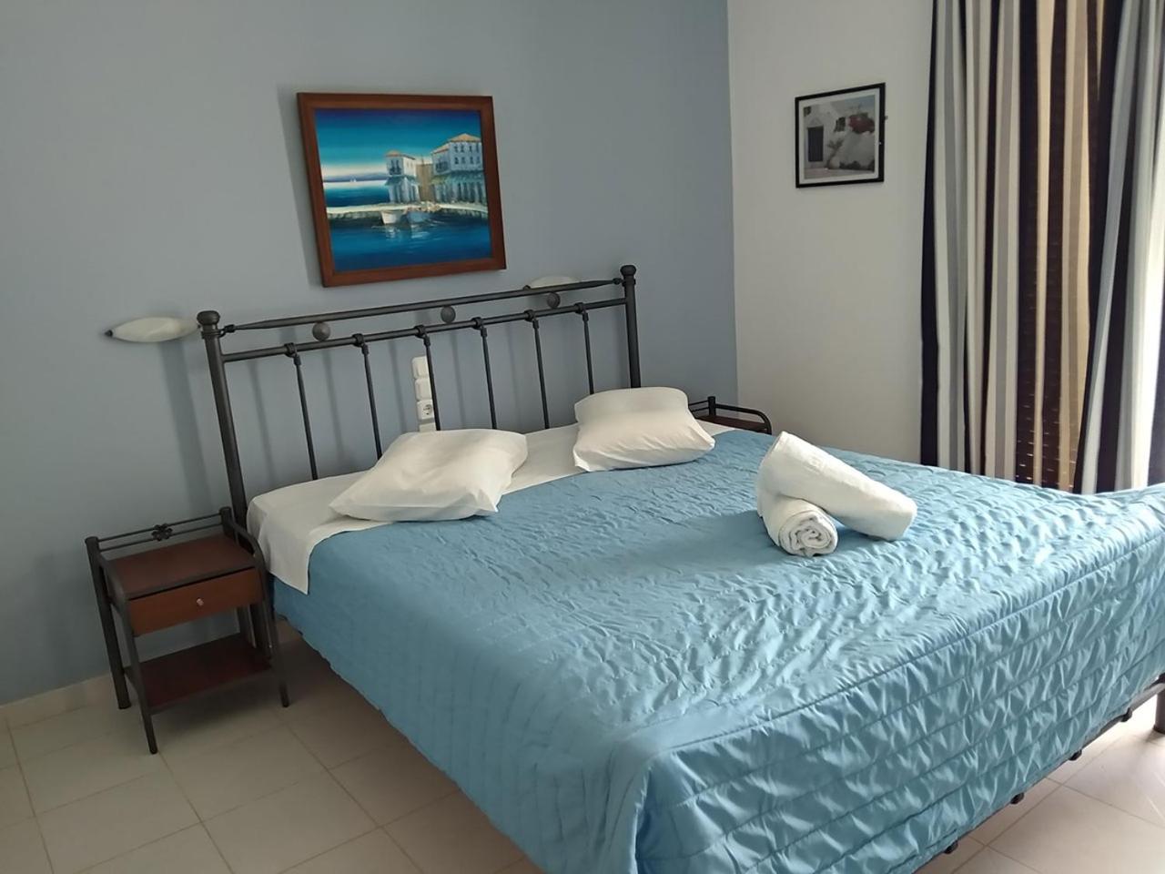 Two-Bedroom Apartment - Photo 25
