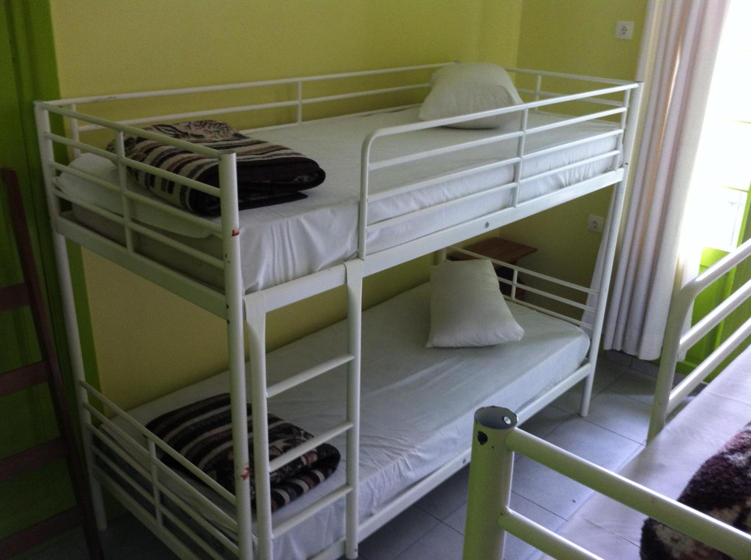 Quadruple Room with Shared Bathroom photo 3