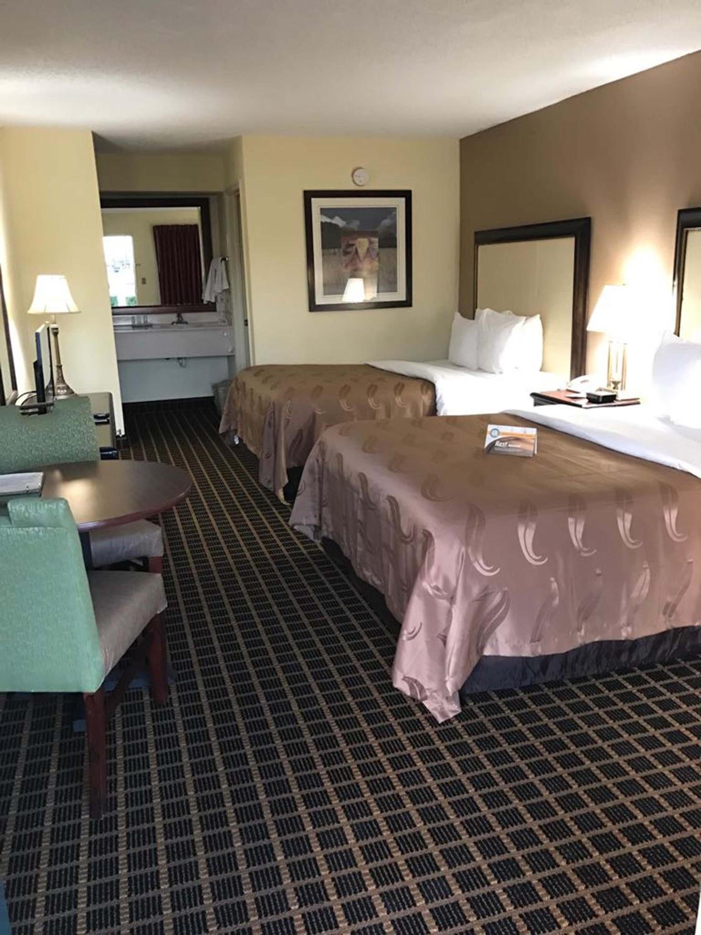 Queen Room with Two Queen Beds - Non-Smoking - Photo 1