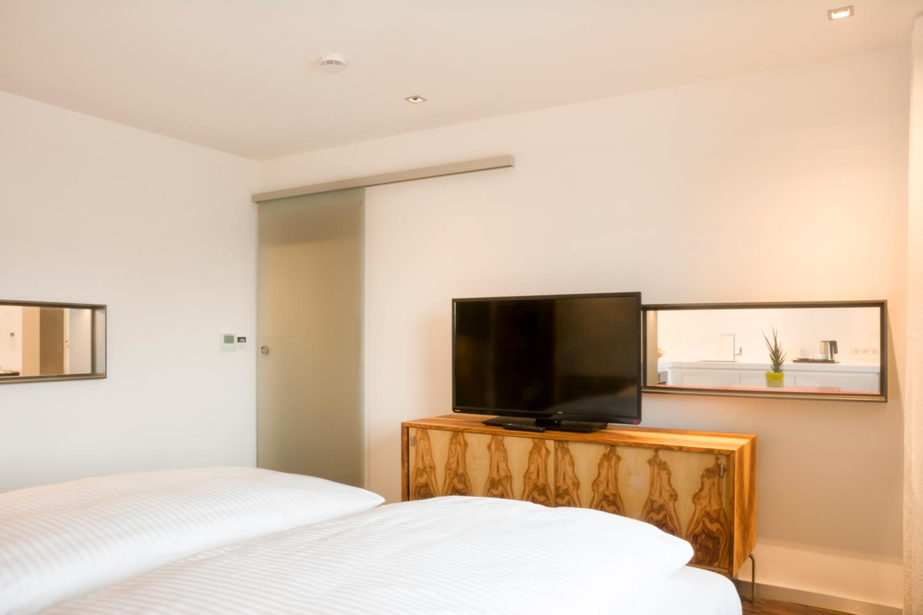 Suite Apartment photo 2
