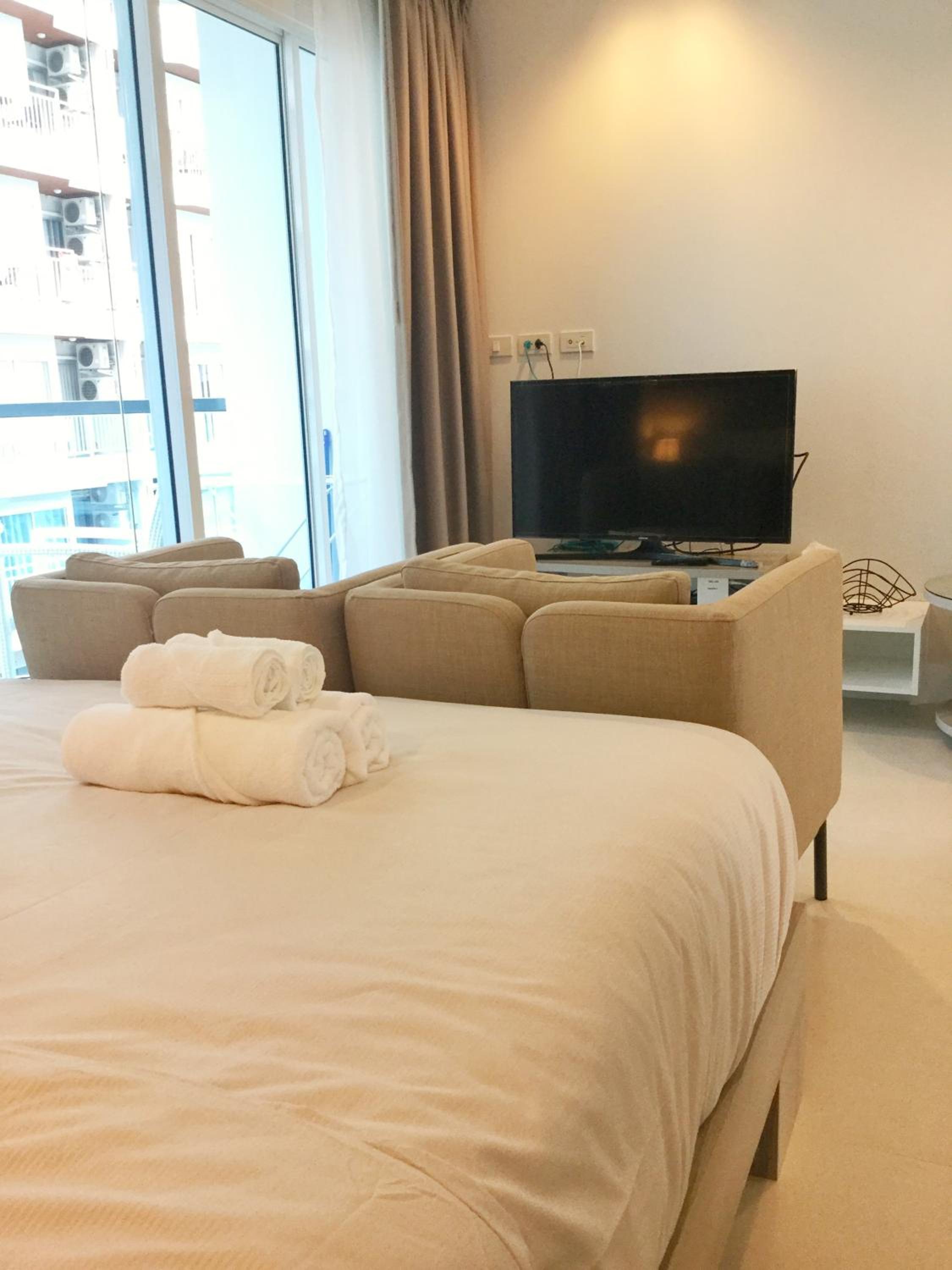 Apartment with Partial Sea View (Queen Bed) - Photo 5