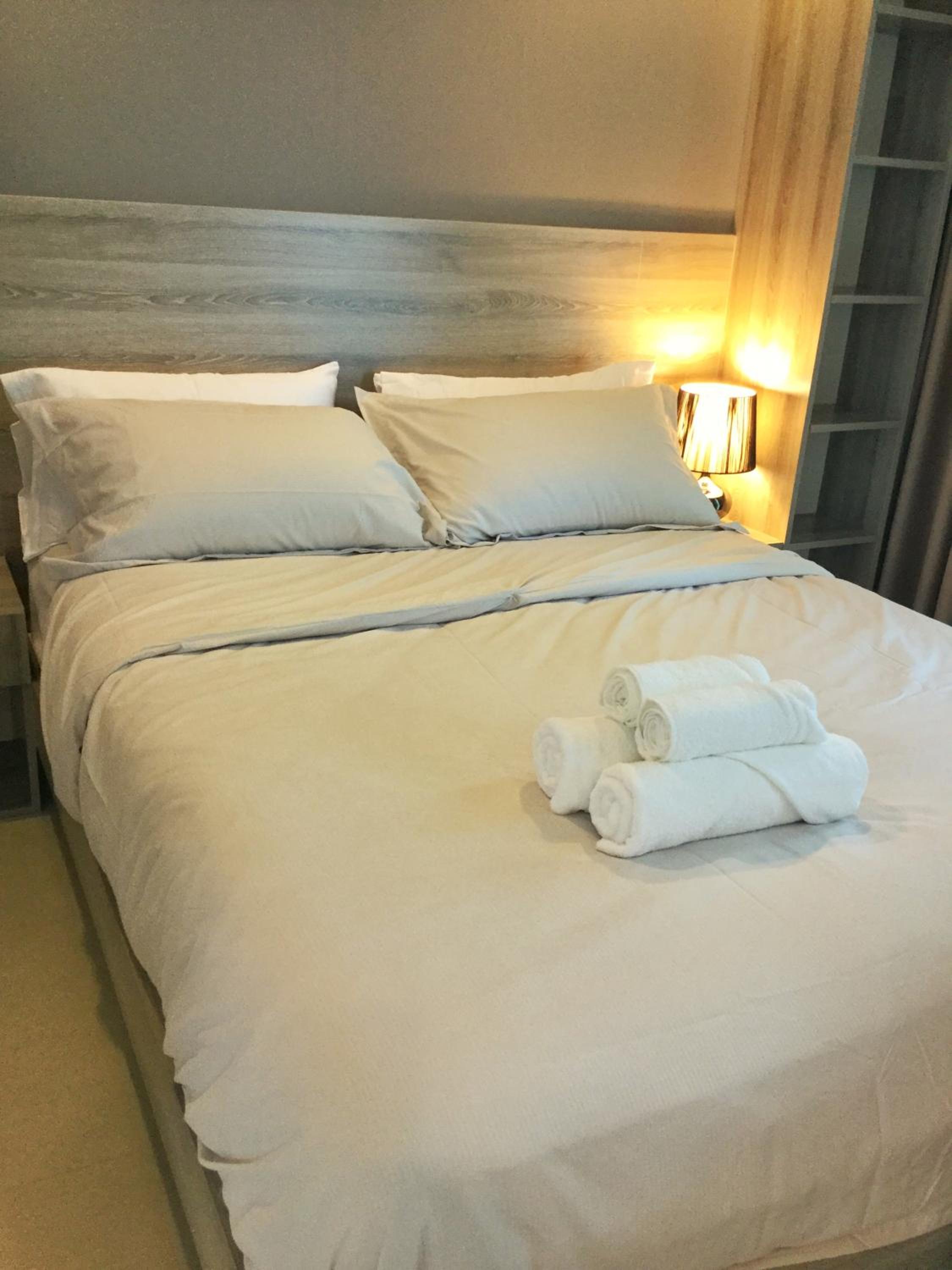 Apartment with Partial Sea View (Queen Bed) - Photo 11