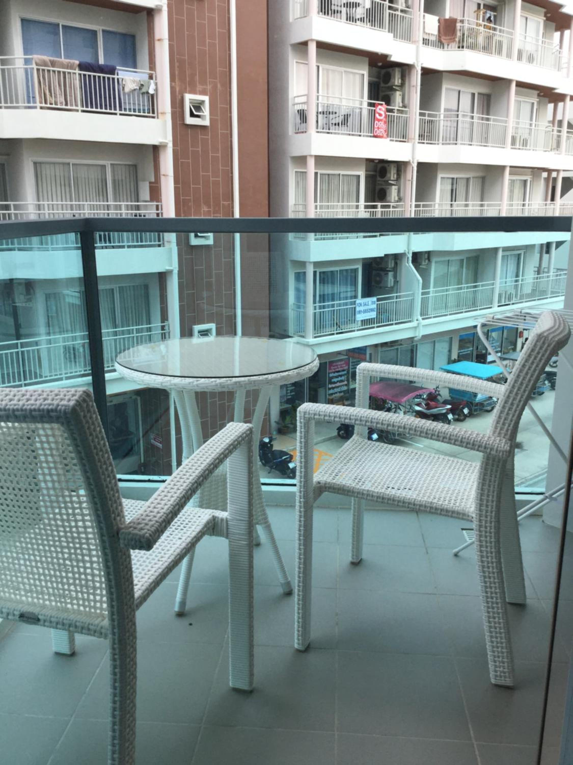 Apartment with Partial Sea View (Queen Bed) - Photo 7