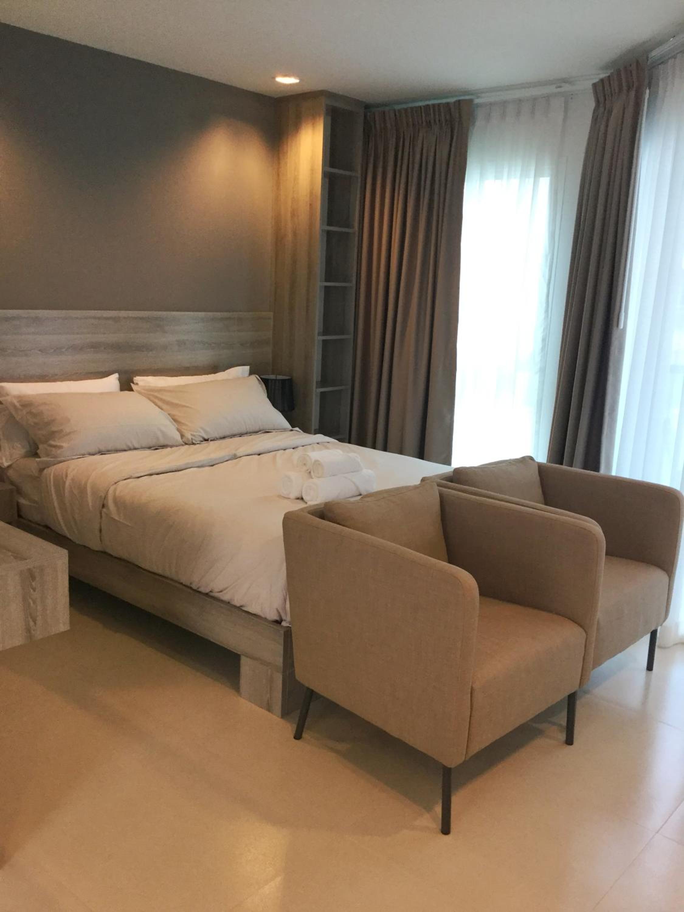 Apartment with Partial Sea View (Queen Bed) - Photo 10