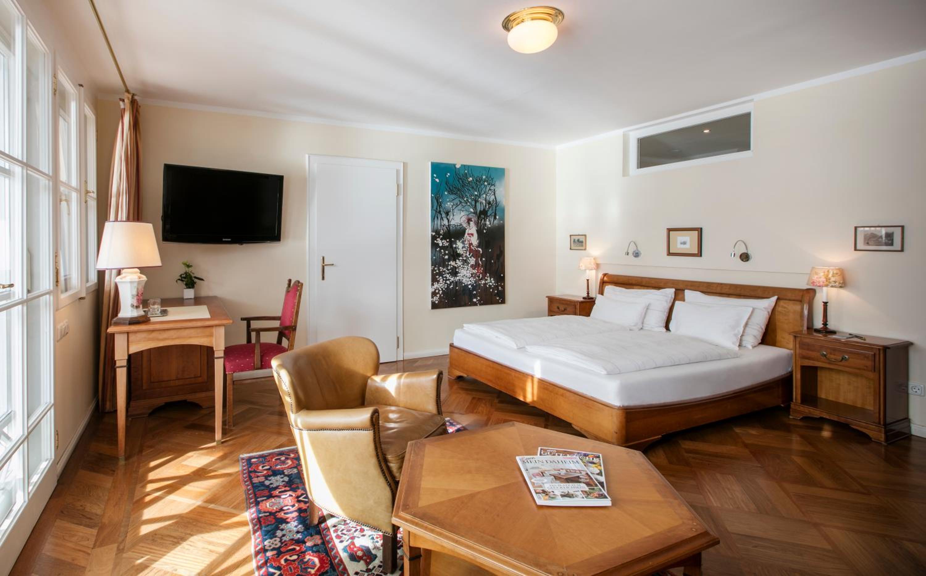 Junior Suite with Terrace and Lake View photo 1