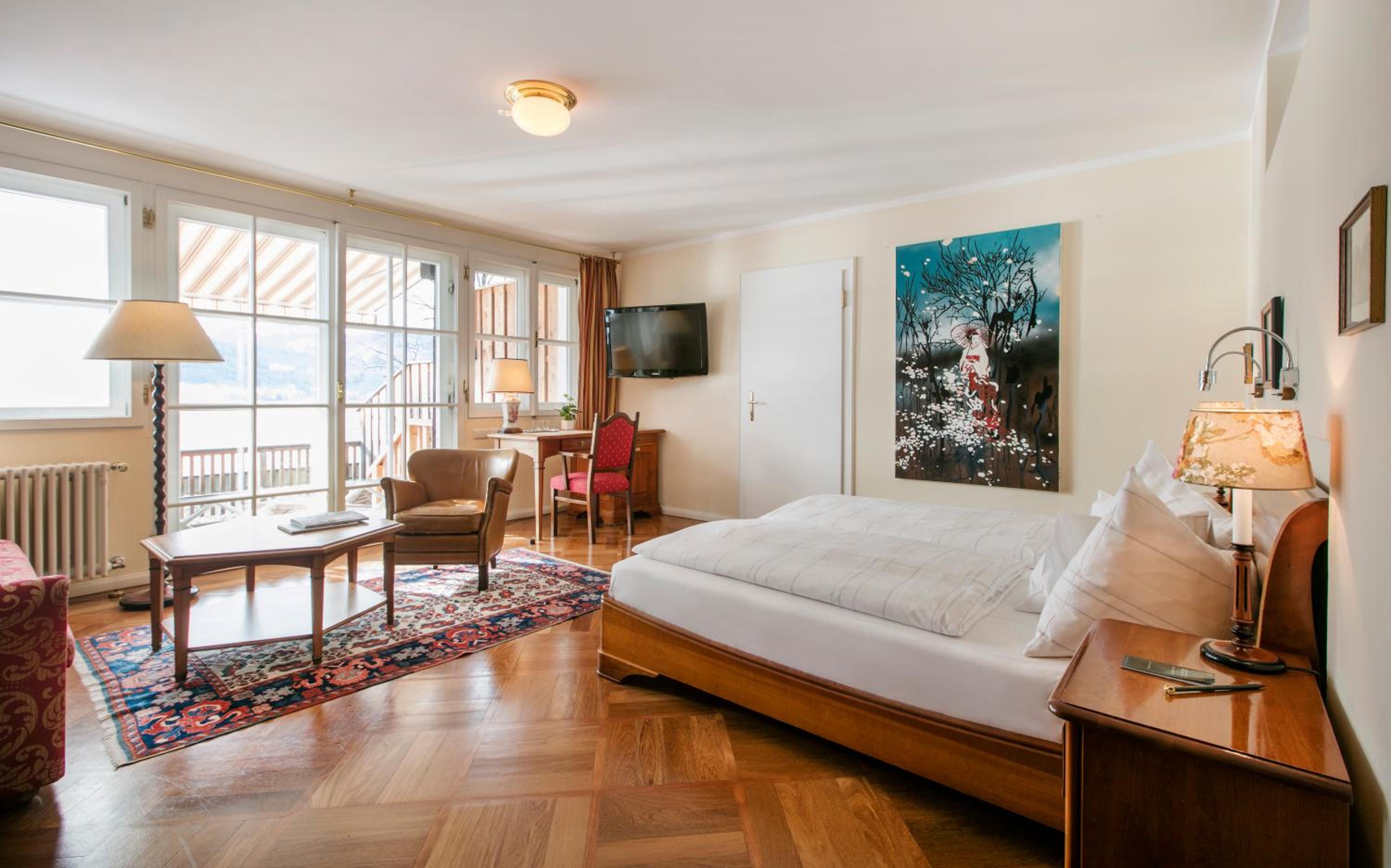 Junior Suite with Terrace and Lake View photo 2