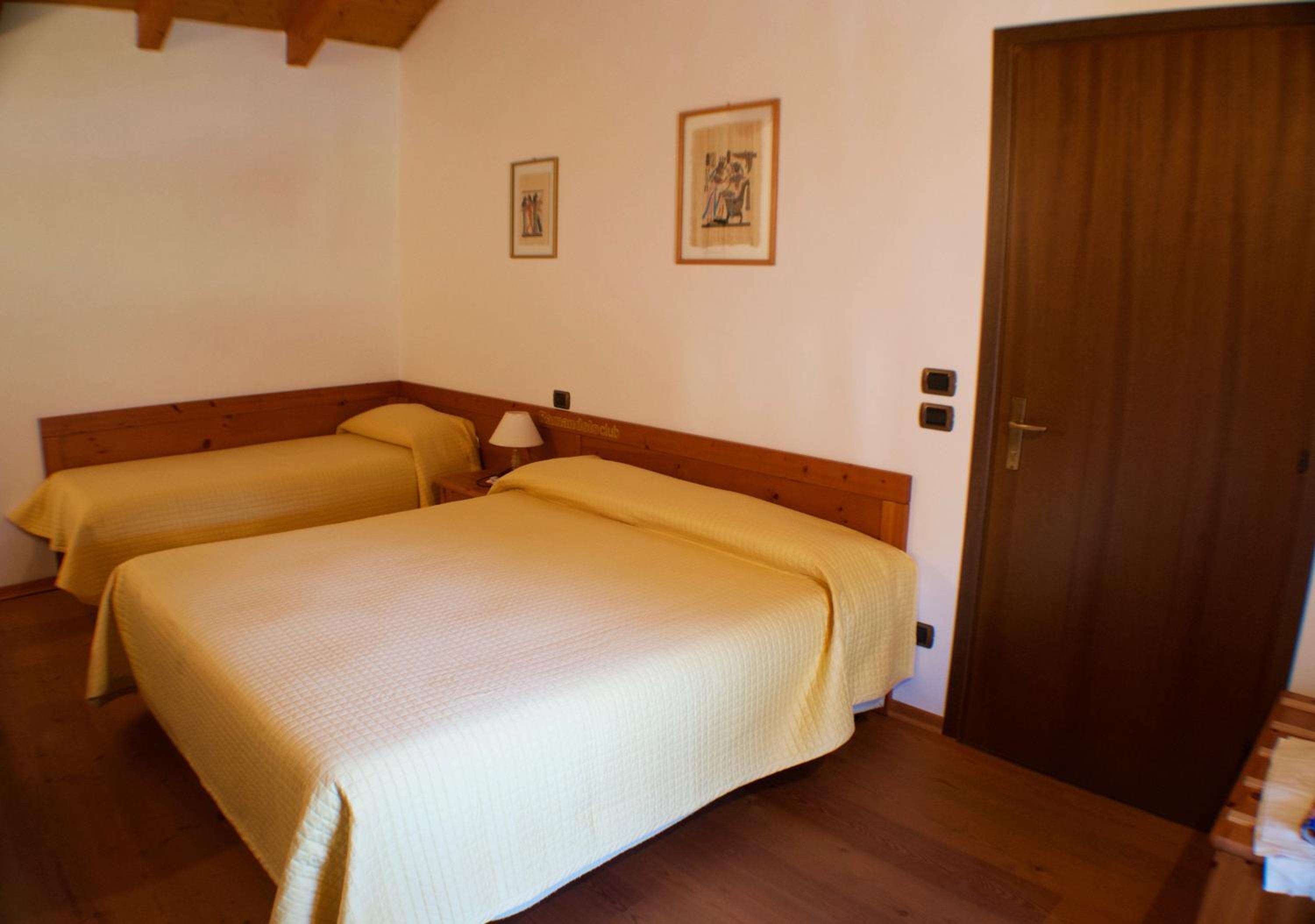 Family Suite (2 Adults + 1 Child) photo 2