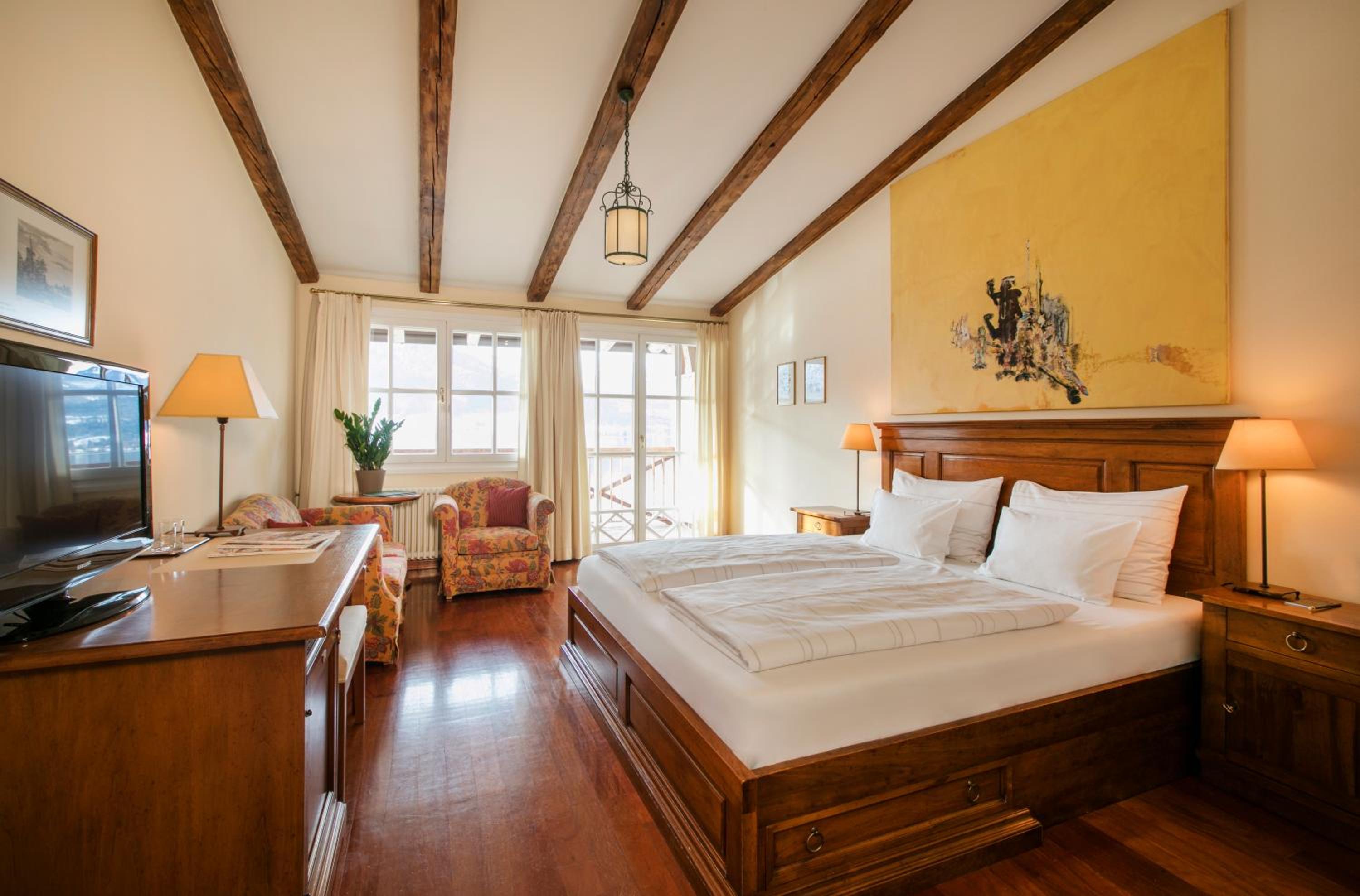 Deluxe Double Room with Balcony and Lake View photo 1