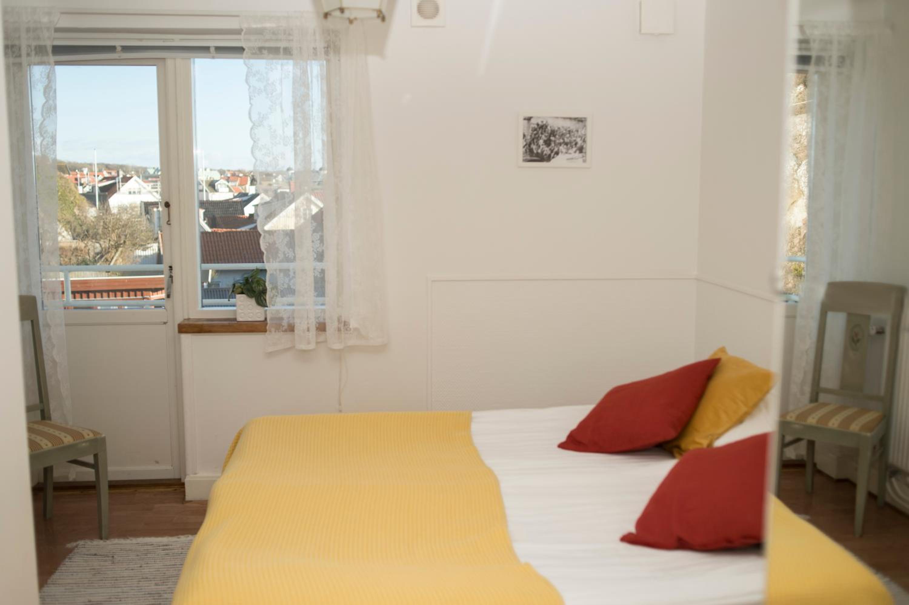 Double Room with Shared Bathroom photo 1