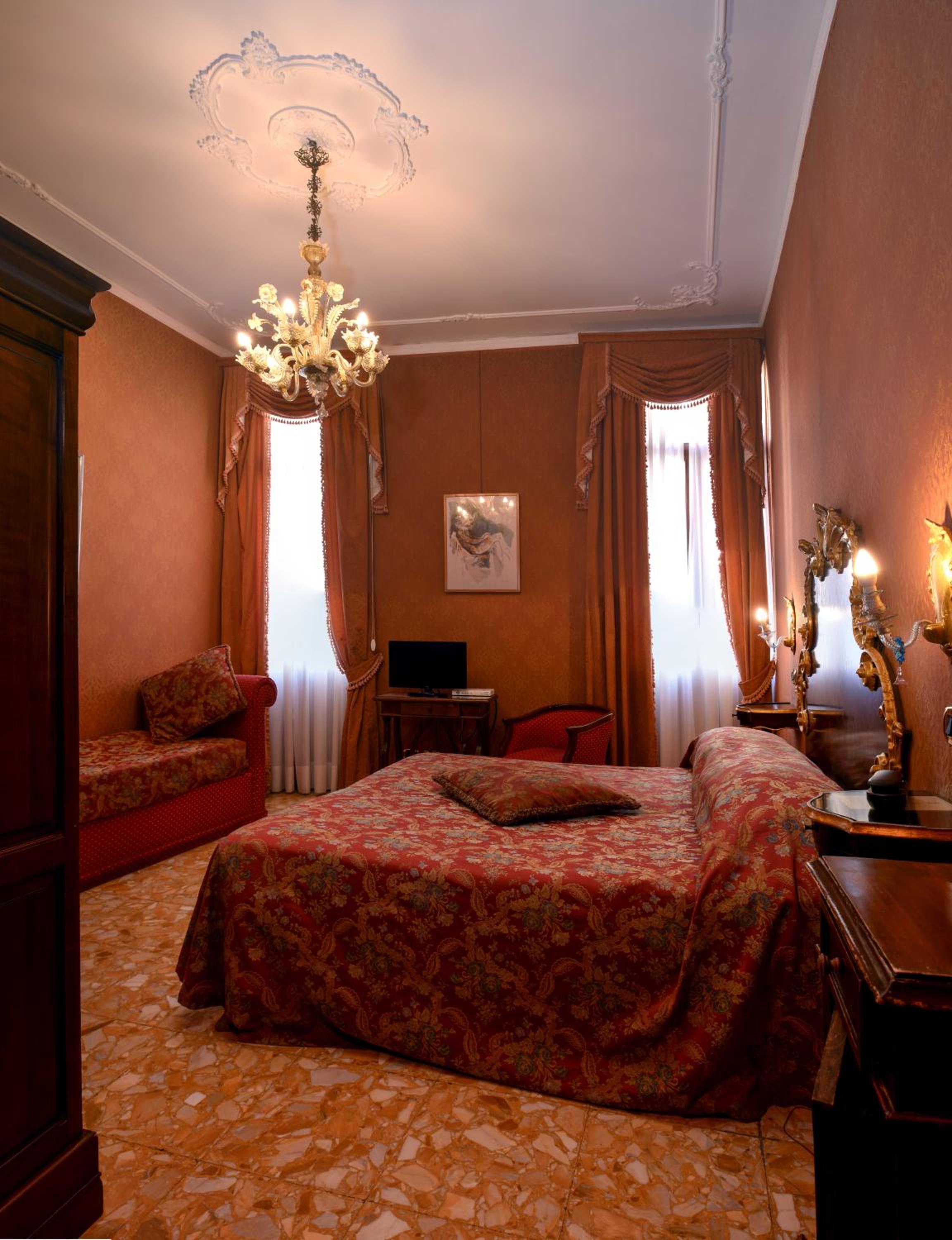 Superior Double or Twin Room photo 2