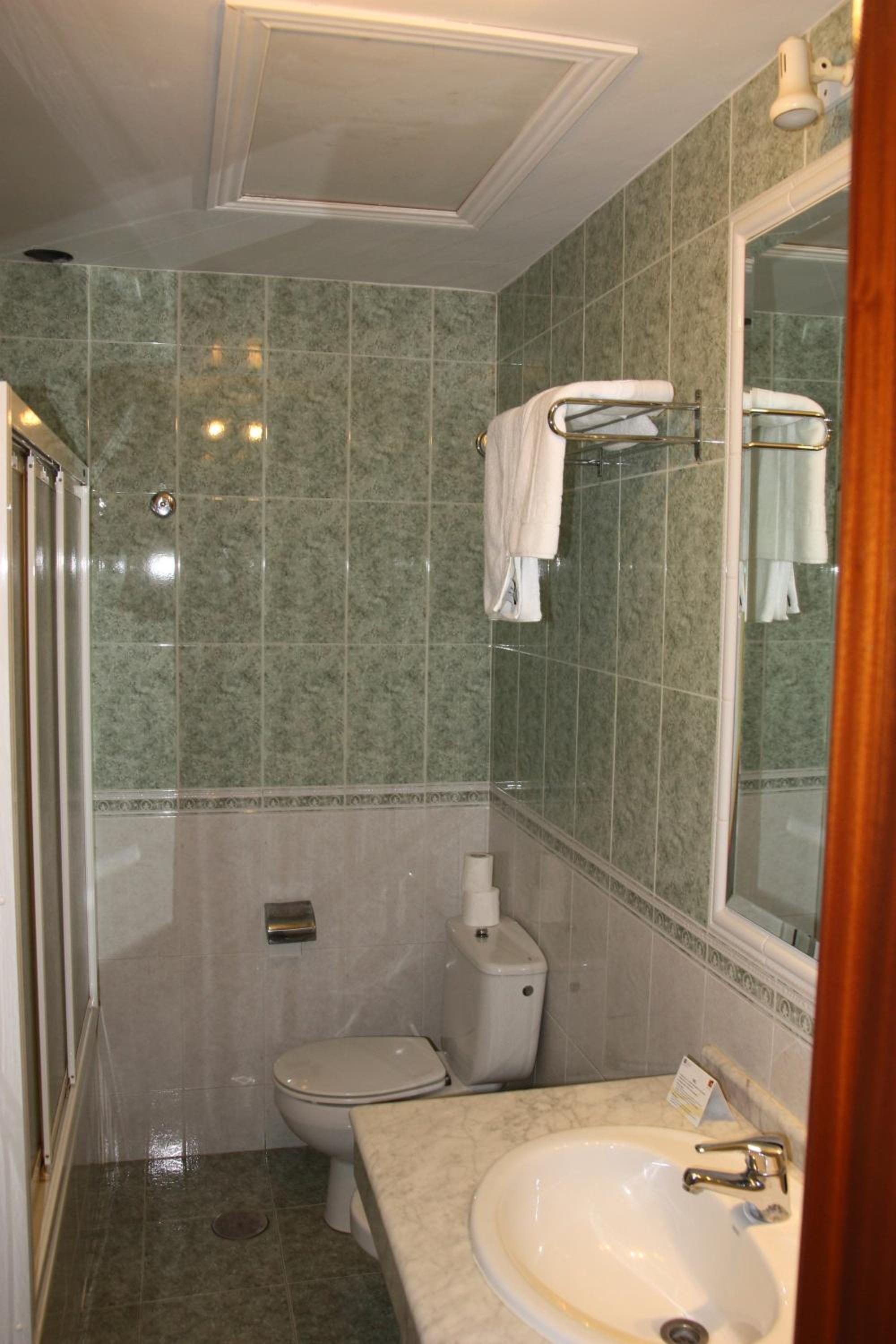 Family Room - Photo 3