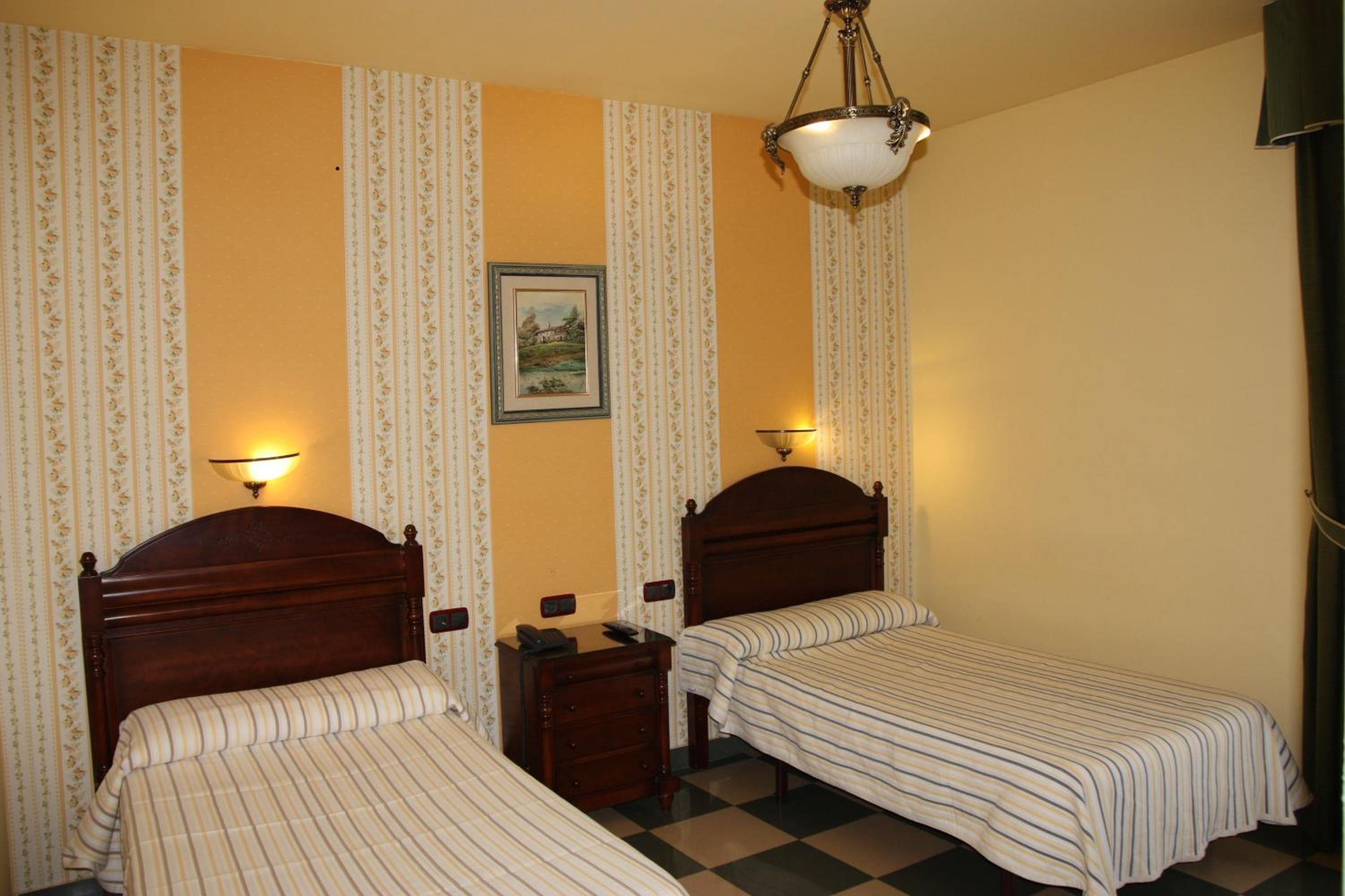 Superior Twin Room - Photo 1