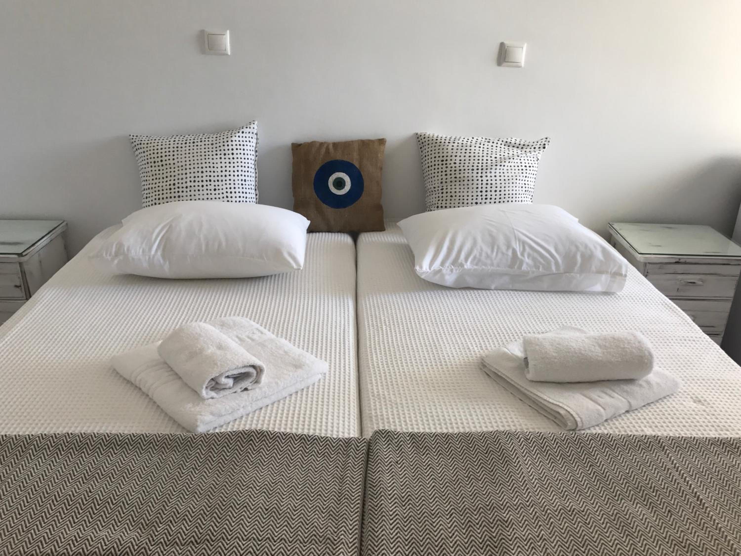 Double Room with Partial Sea View - Ground Floor - Photo 4