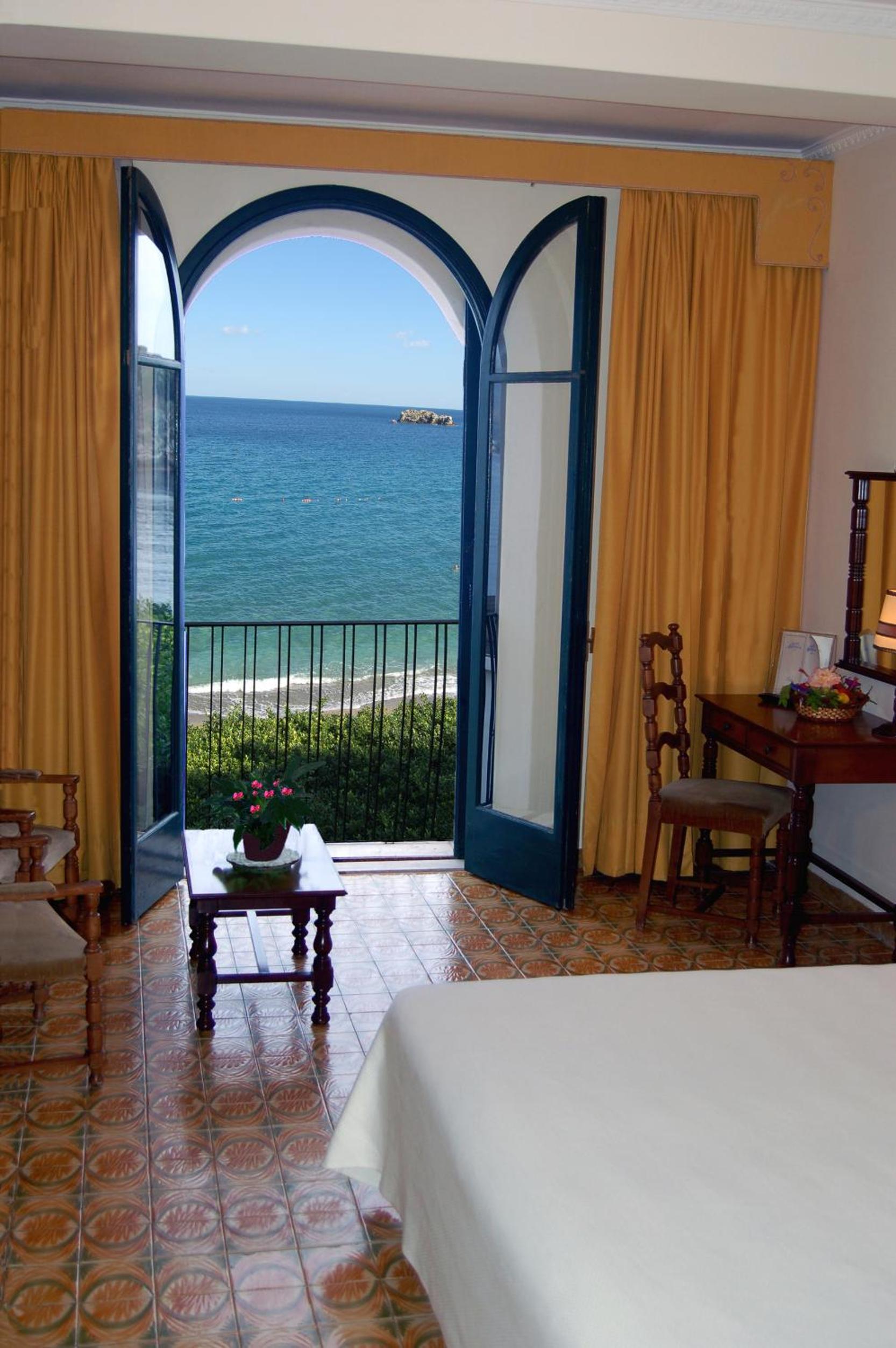 Comfort Double or Twin Room with Sea View - Photo 3