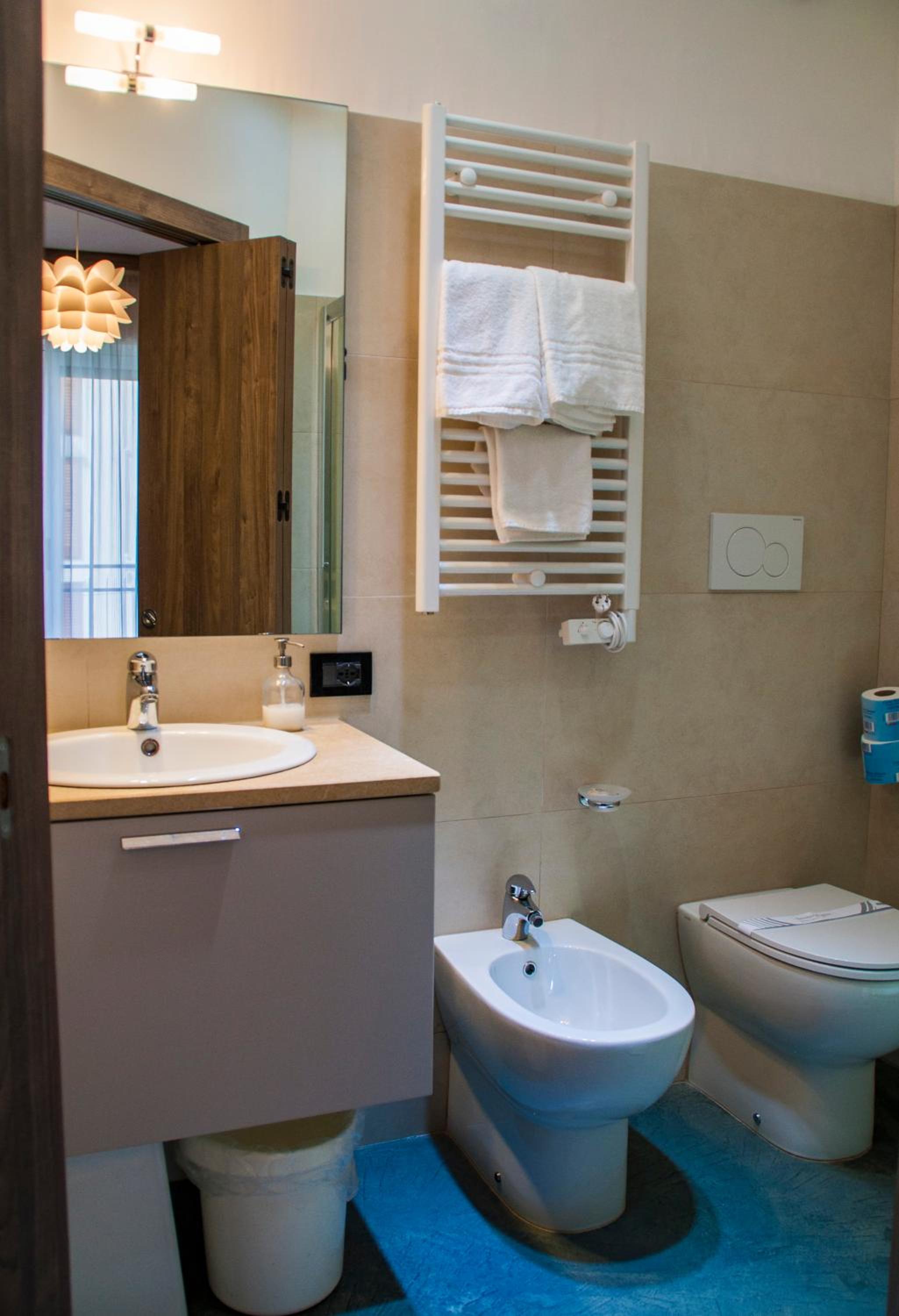 Double Room - Photo 3