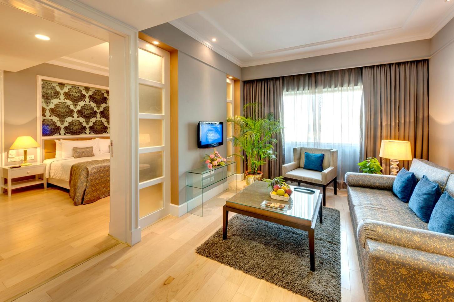 Junior Suite - 10% off on Laundry and Travel desk  - Photo 2