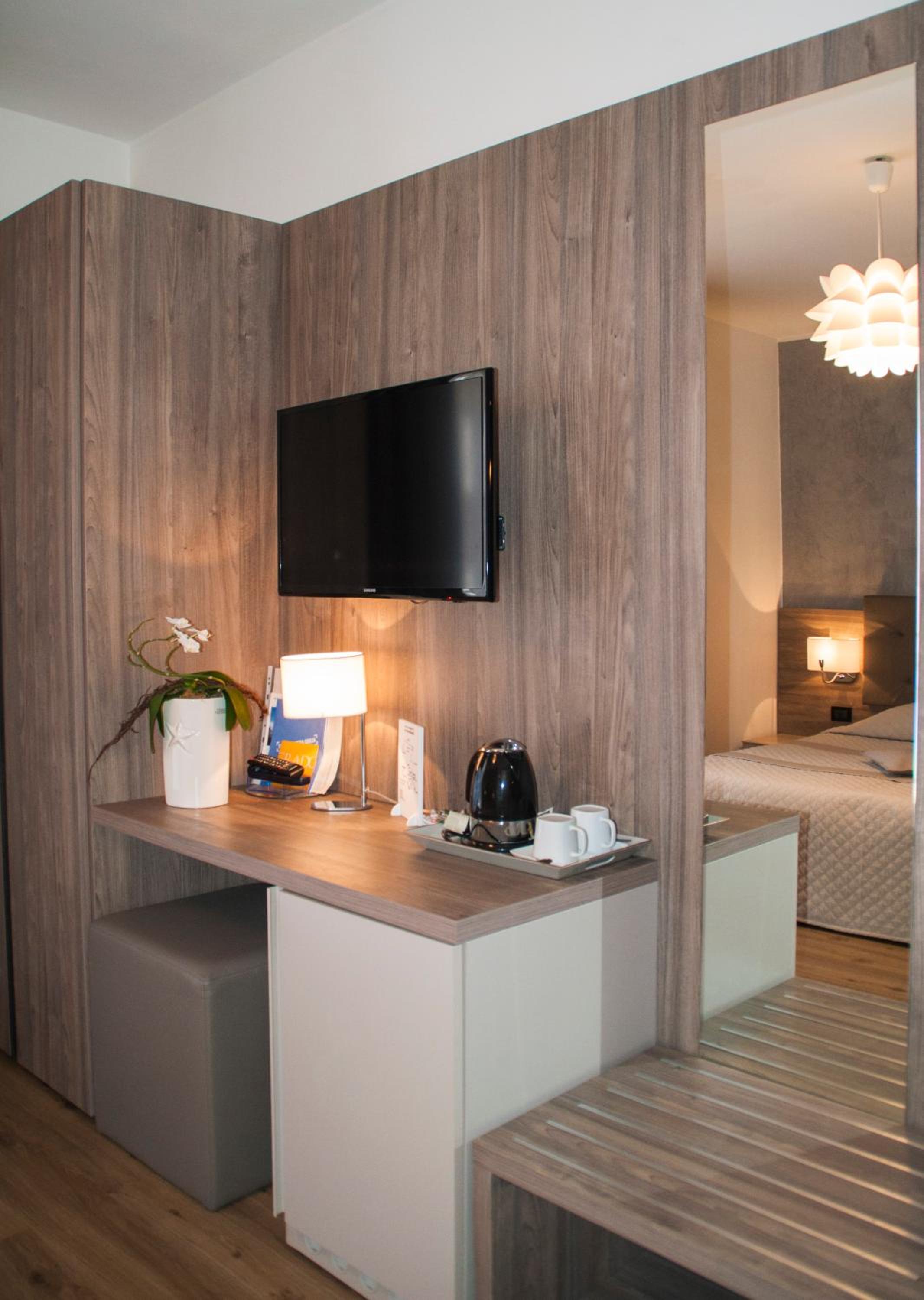 Double Room - Photo 2