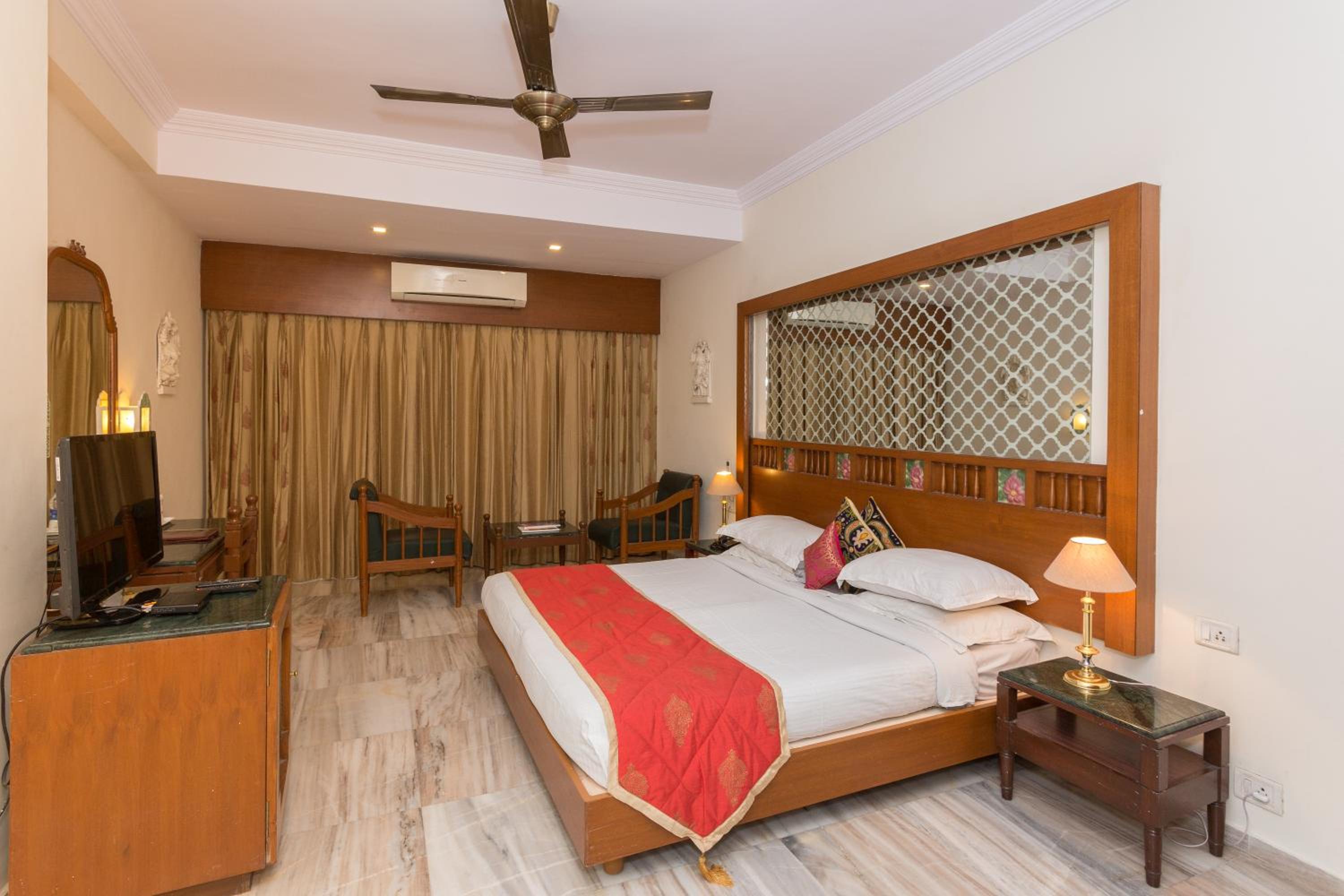 Deluxe Non Lake Facing Double or Twin Room