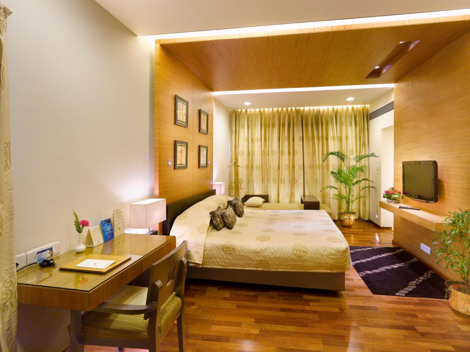 Russel Suite - 10% off on Laundry and Travel desk  - Photo 3