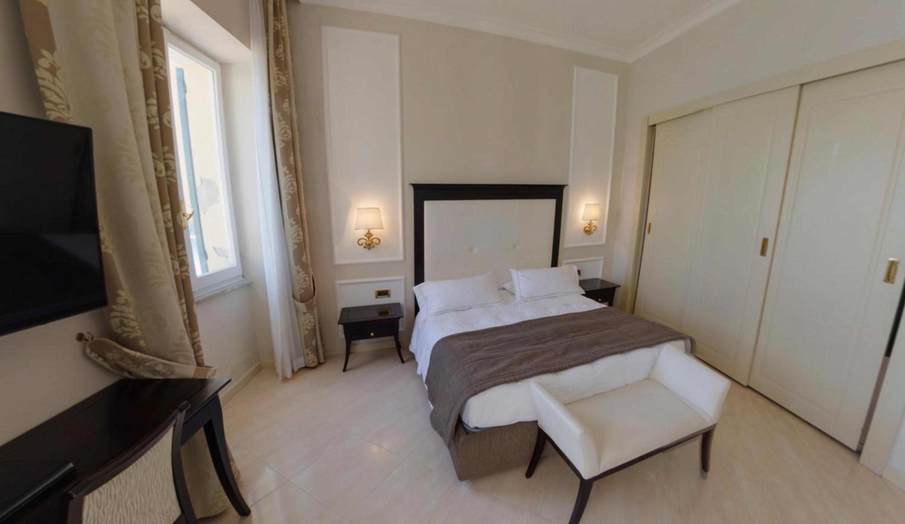Junior Suite with Sea View - Photo 6