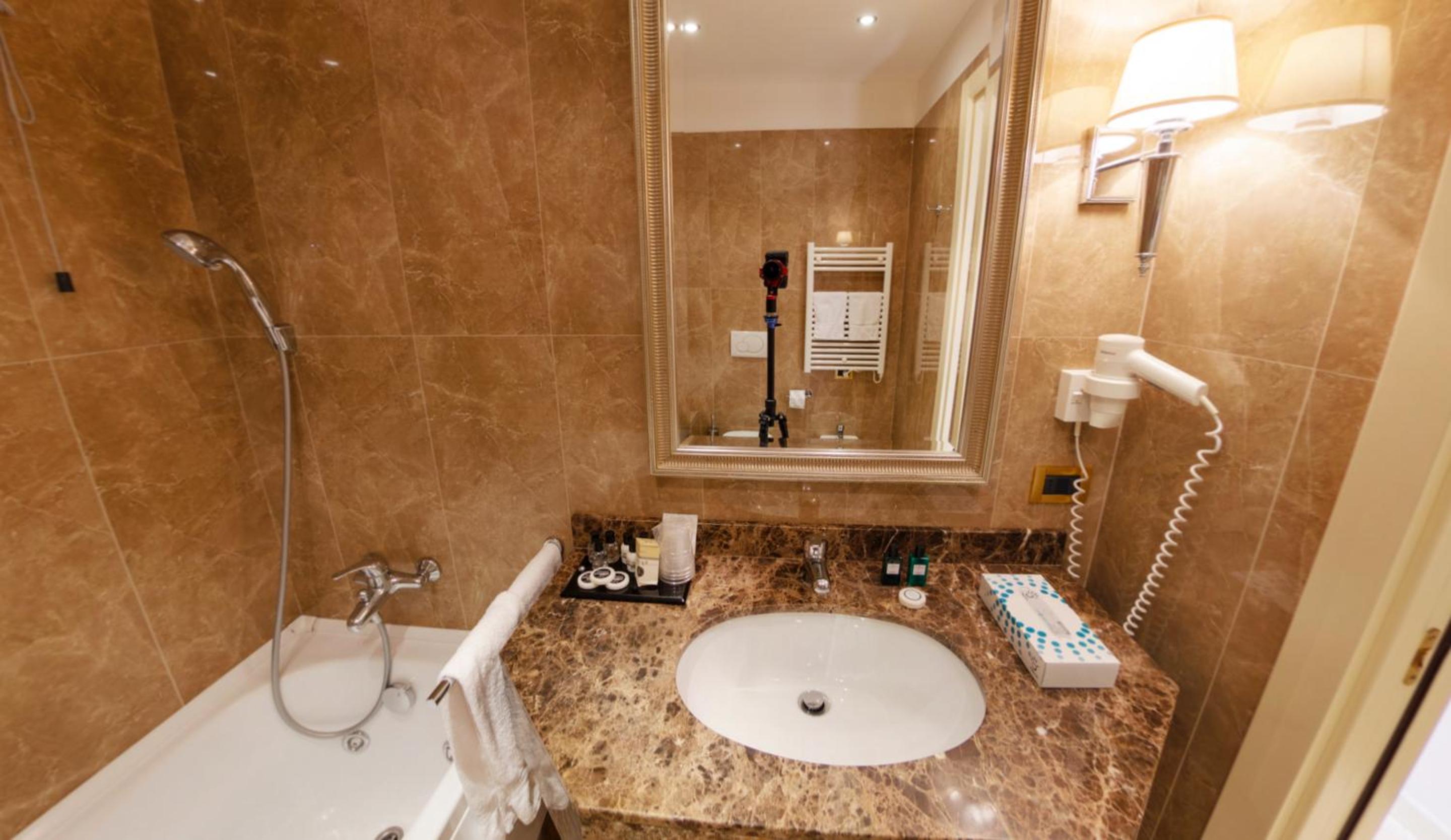 Suite with Sea View - Photo 5