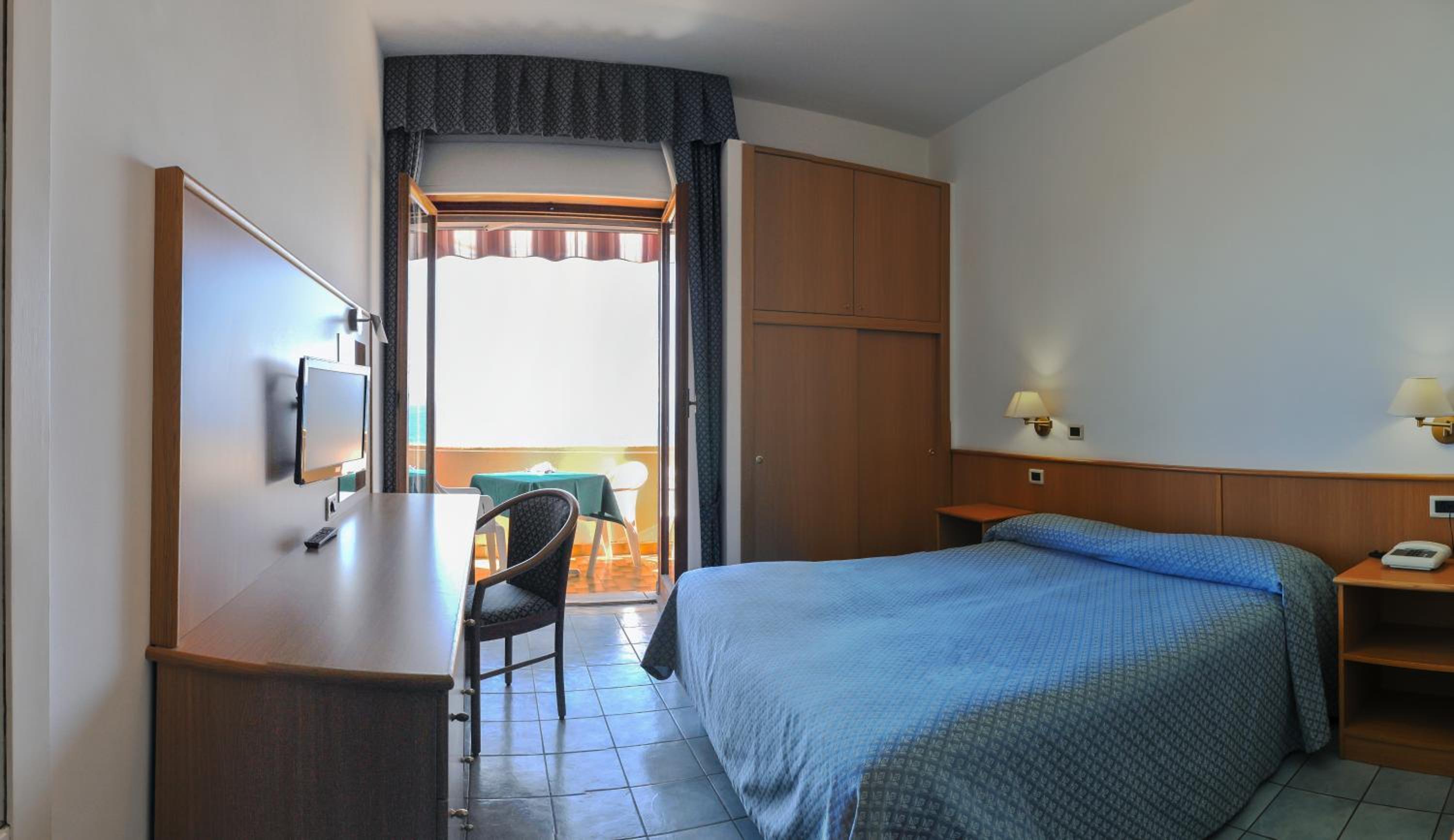 Standard Double or Twin Room with Sea View